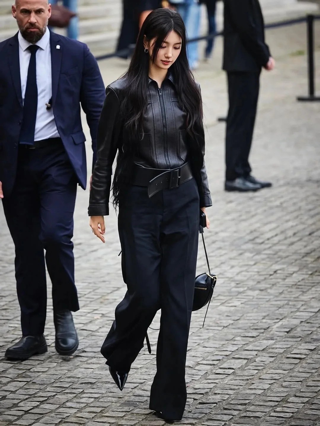 Hinh anh Business Core: Cảm hứng được các sao nữ Hàn lăng xê tại tuần lễ thời trang 4