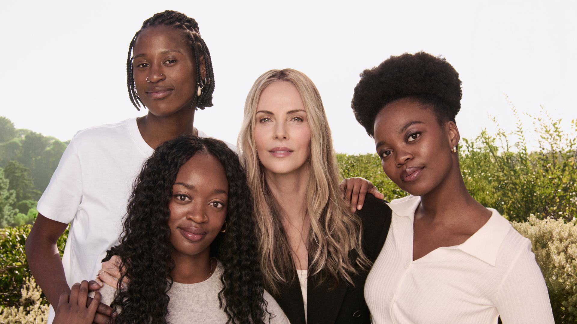 Charlize Theron và hành trình hướng về phụ nữ Nam Phi