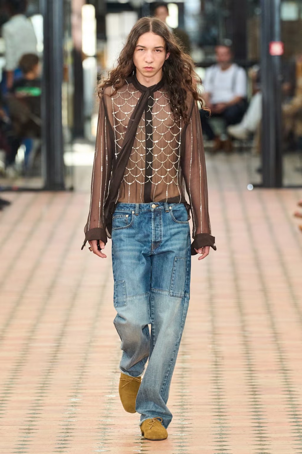 Hinh anh Kỷ nguyên phi giới tính dưới lăng kính của thời trang và làm đẹp 3