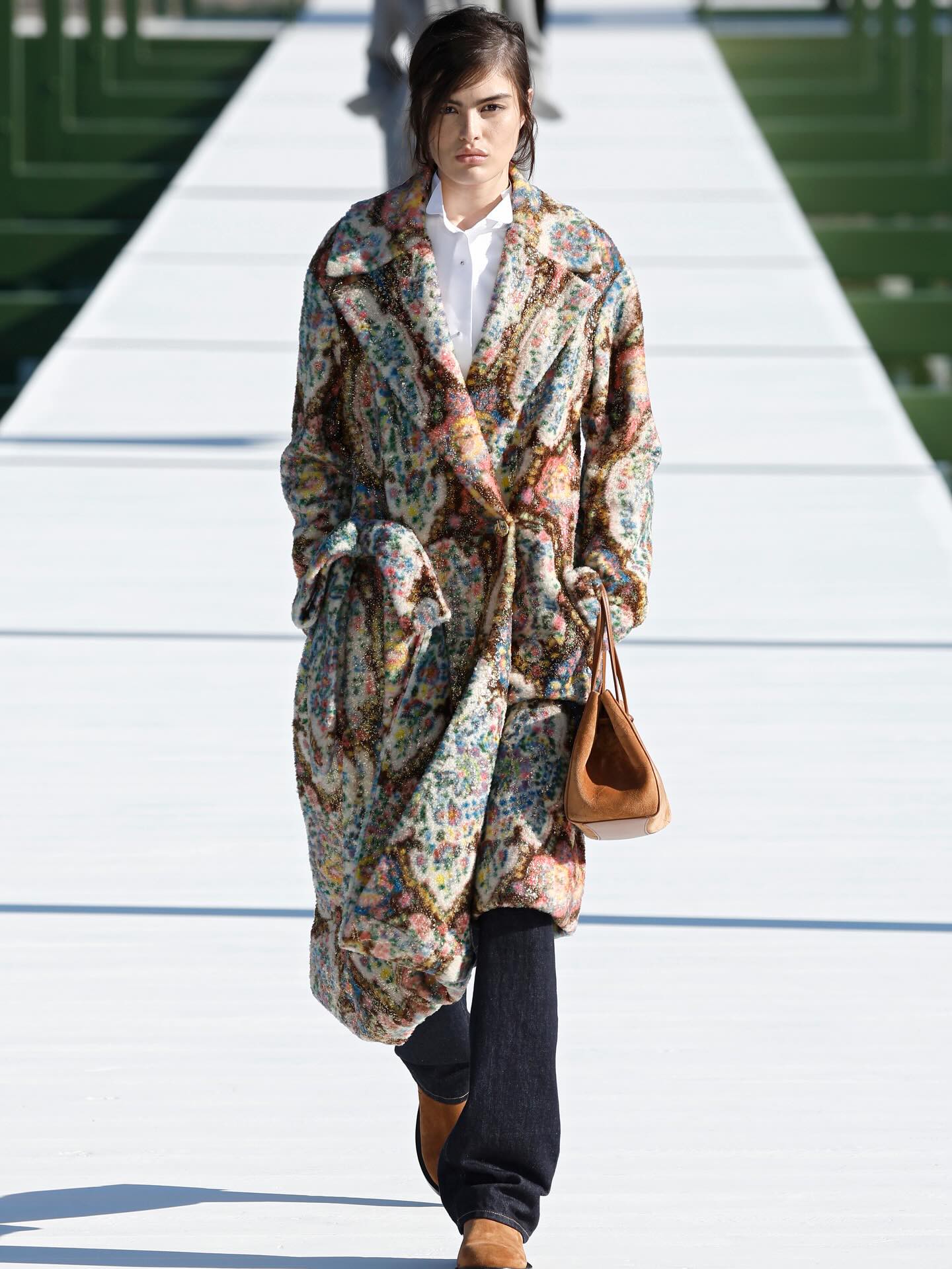 Hinh anh Dior Thu Đông 2026: Một cuộc dạo chơi trong vườn hoa 11