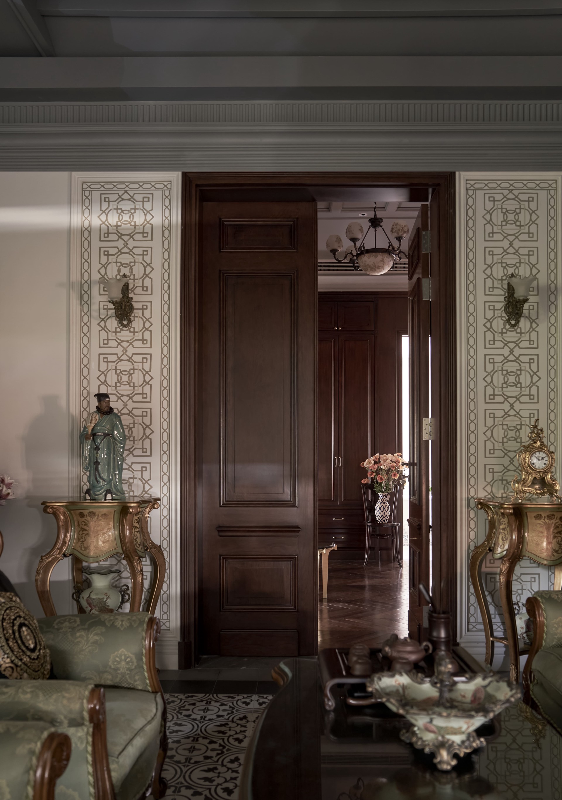 Hinh anh MC Maison: Diện mạo mới bên trong biệt thự Pháp cổ 5