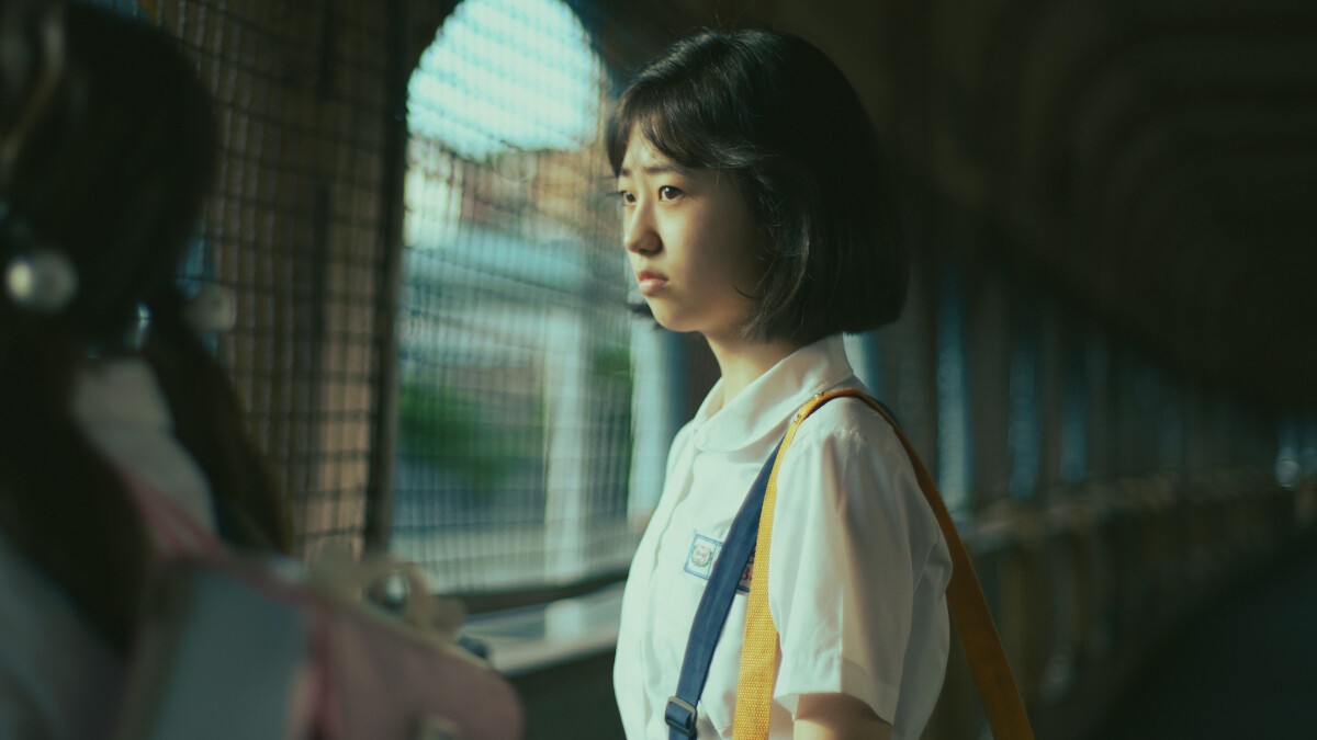 Hinh anh 'Girl' của Thư Kỳ: Tuổi thơ âm thầm ứa lệ 2