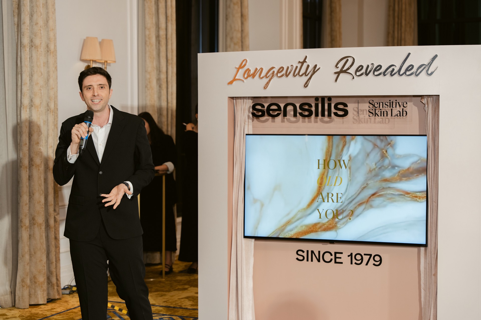 Hinh anh Sensilis dẫn lối chuẩn mực mới về vẻ đẹp vượt thời gian 4