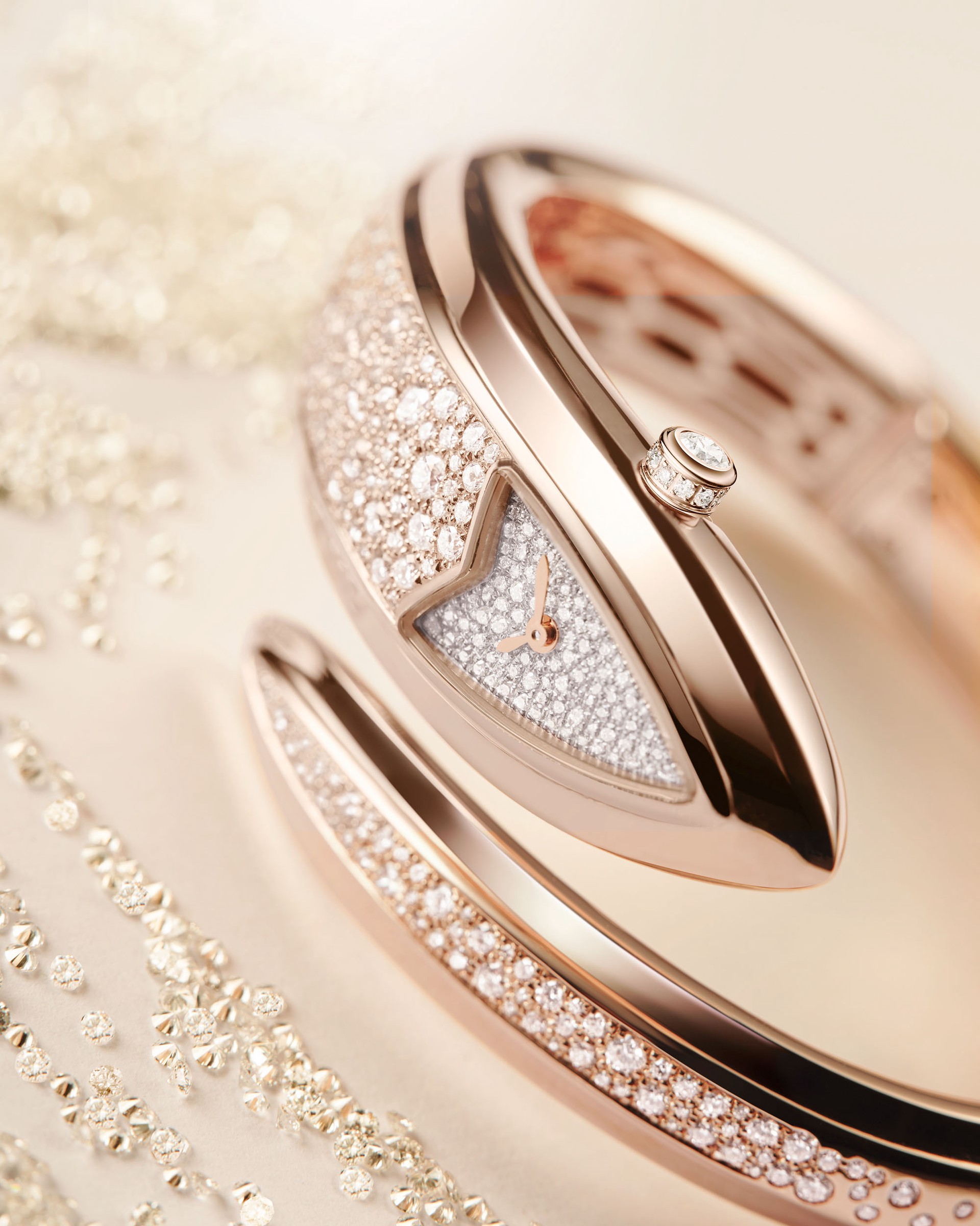 Hinh anh Watches & Wonders 2026: Bvlgari củng cố vị thế bằng ngôn ngữ hình khối và đổi mới kỹ thuật 11