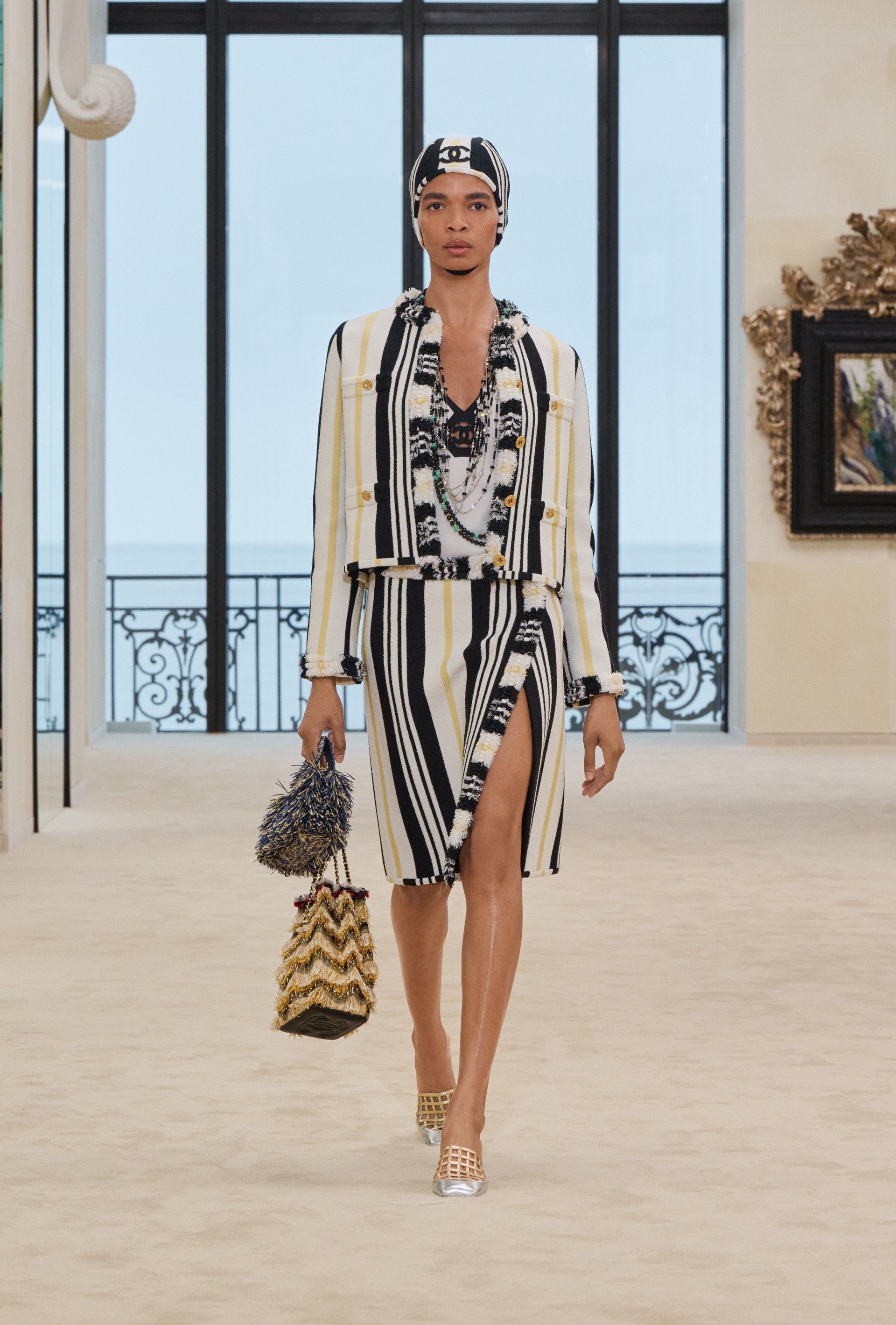 Hinh anh CHANEL Cruise 2026/27: Bản tuyên ngôn tự do từ bệ phóng Biarritz 15