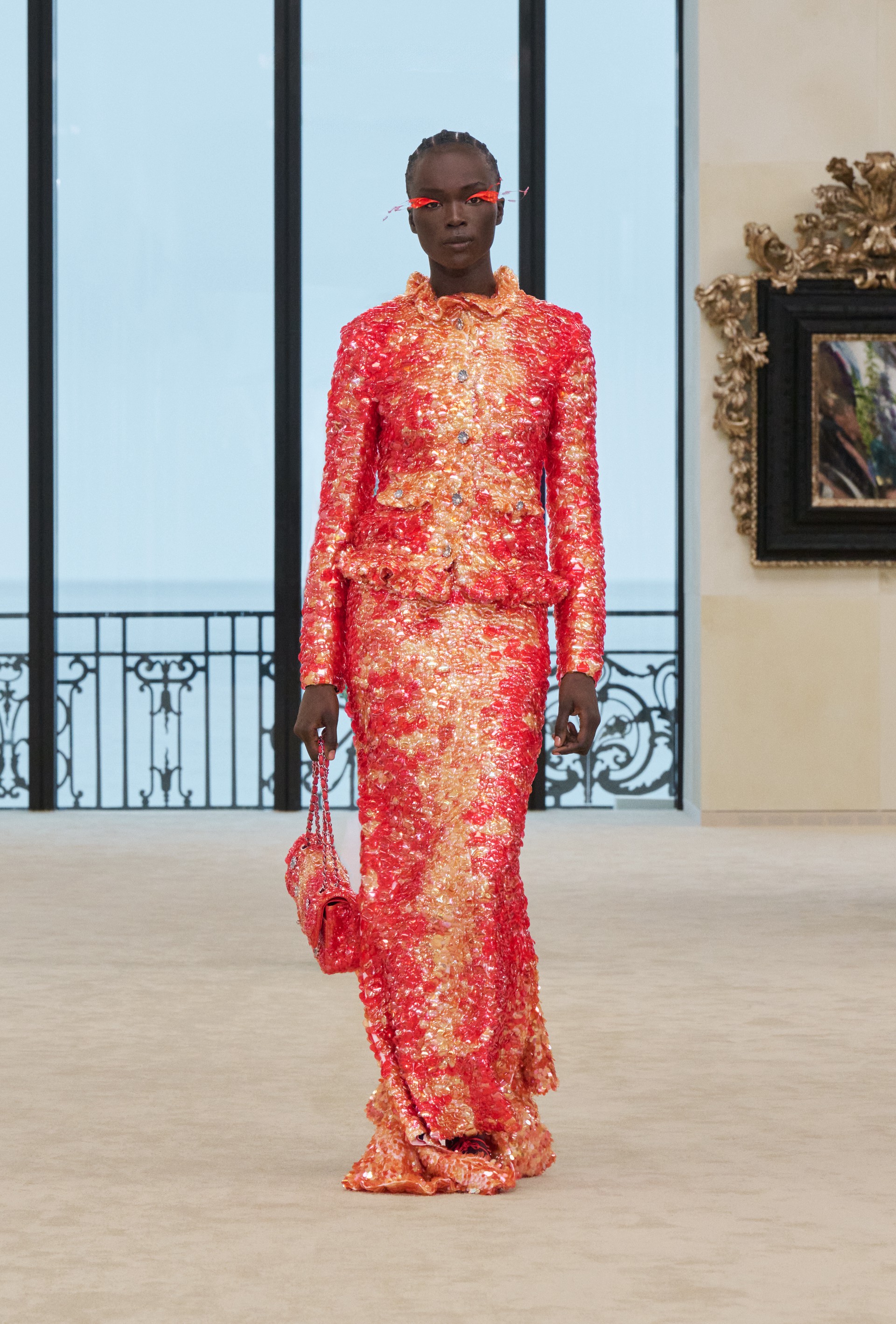 Hinh anh CHANEL Cruise 2026/27: Bản tuyên ngôn tự do từ bệ phóng Biarritz 28