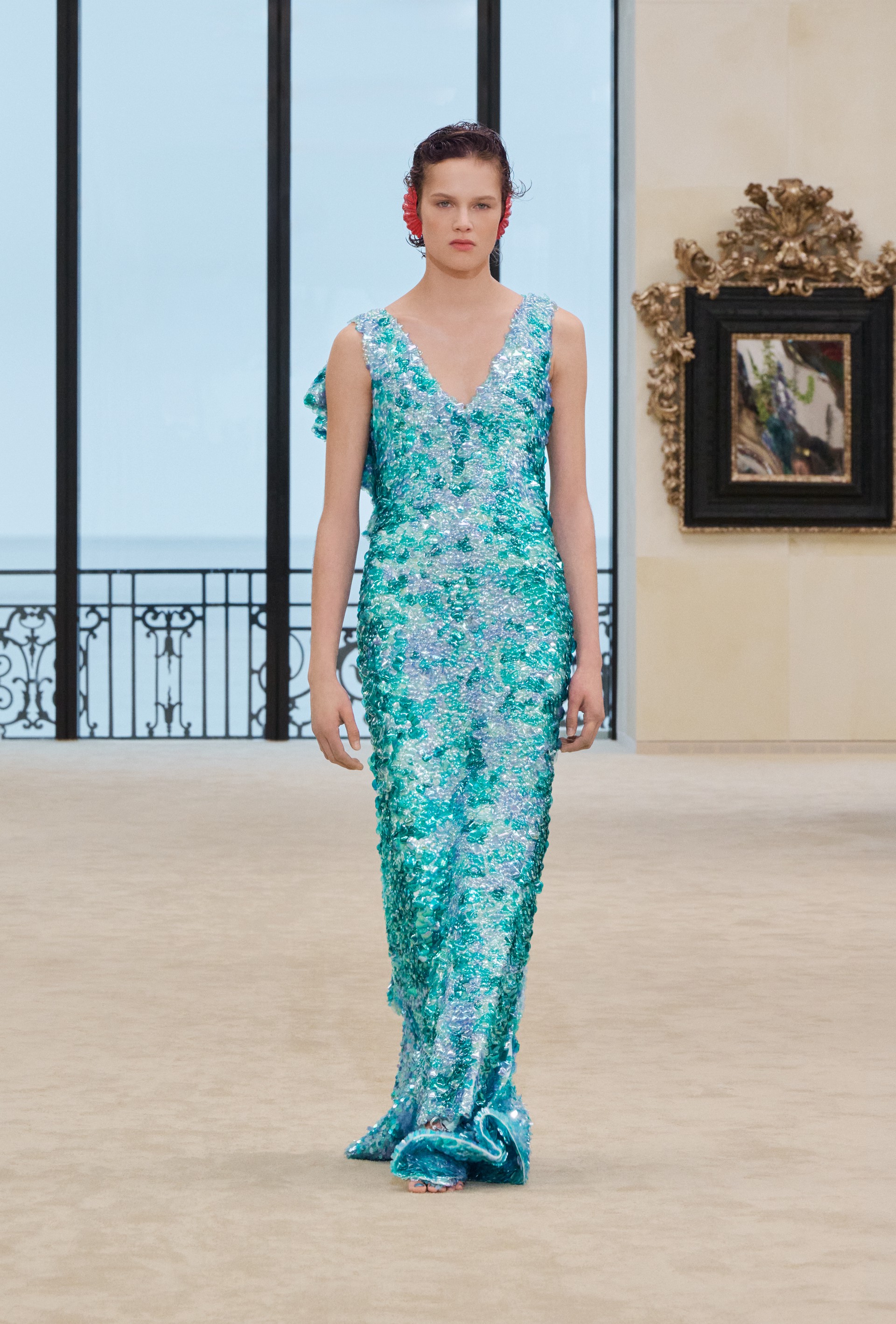Hinh anh CHANEL Cruise 2026/27: Bản tuyên ngôn tự do từ bệ phóng Biarritz 27