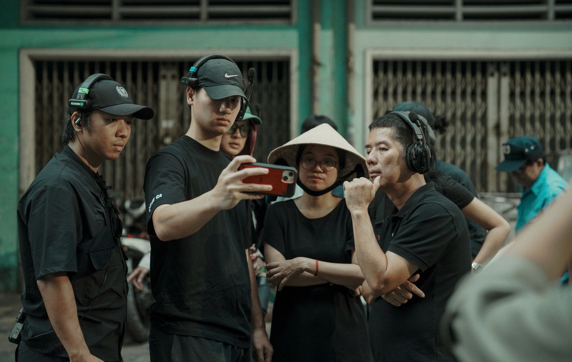 Hinh anh Không ít người định kiến và thực ra là nhiều trường hợp có thật cho thấy, đạo diễn làm truyền hình quá lâu năm khi chuyển sang điện ảnh, chất truyền hình vẫn còn trong phim. Từ trải nghiệm cá nhân, chị nghĩ sao về điều này? 1