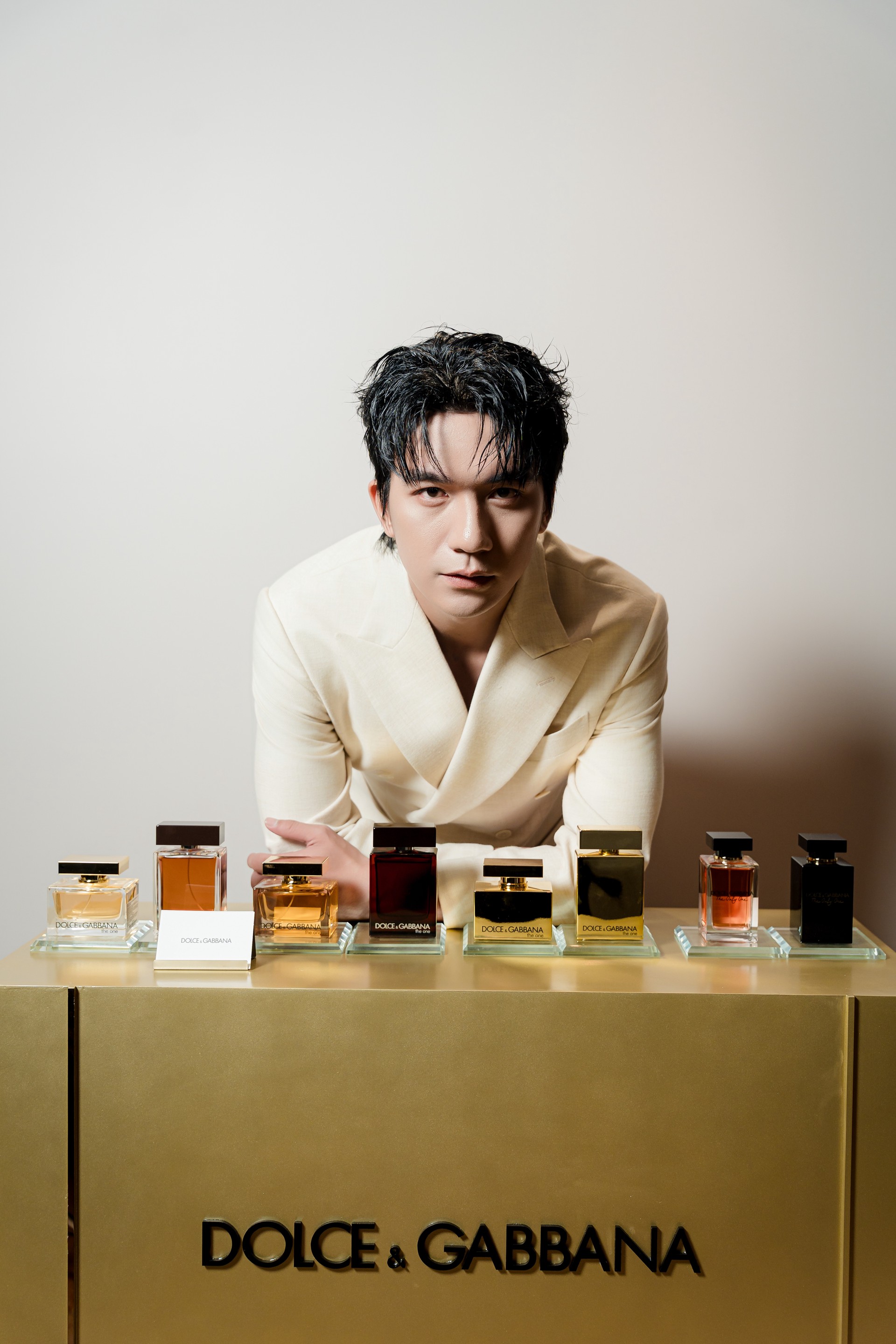 Hinh anh Dolce & Gabbana tiếp tục khẳng định vị thế với dòng nước hoa The One phiên bản mới 7