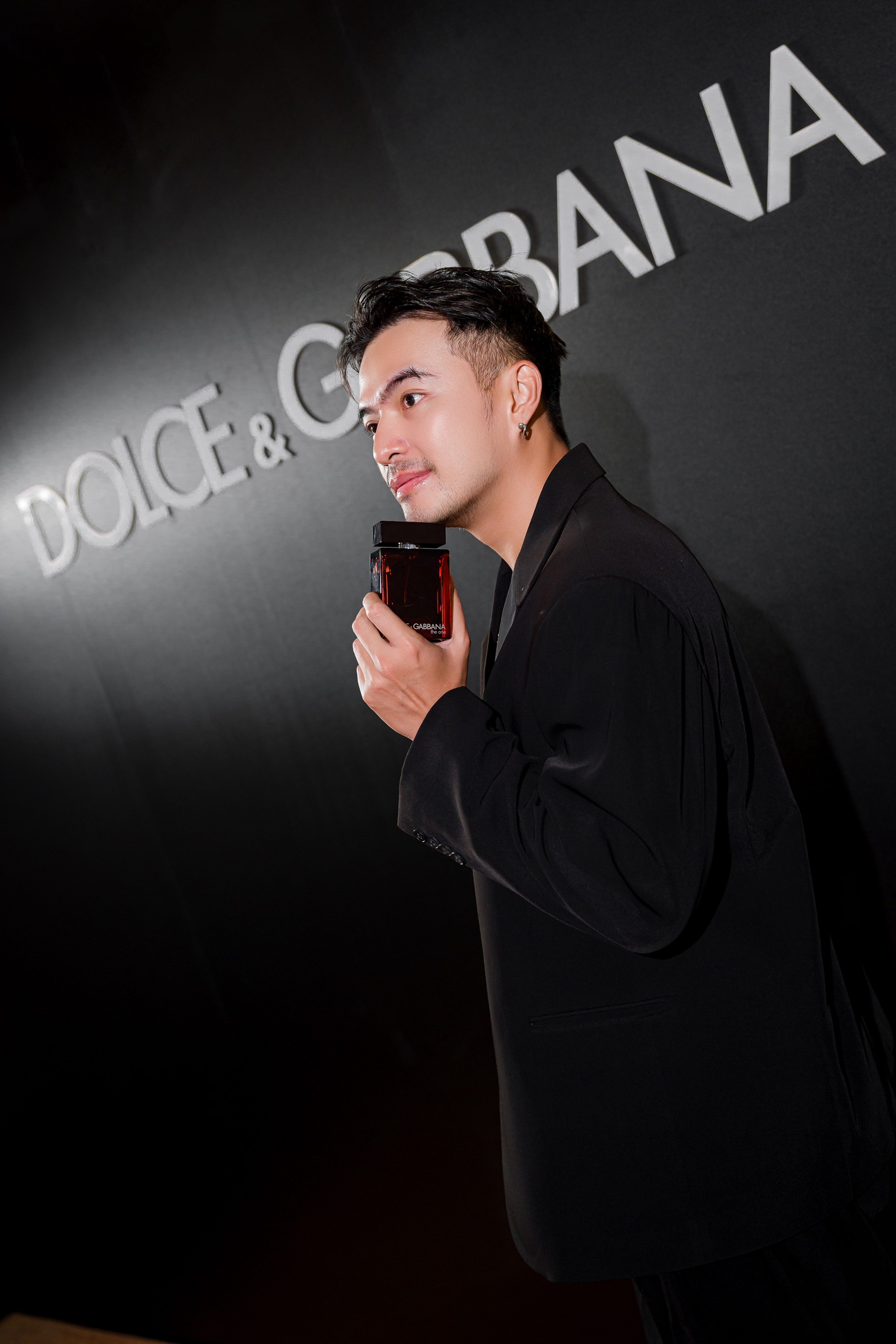 Hinh anh Dolce & Gabbana tiếp tục khẳng định vị thế với dòng nước hoa The One phiên bản mới 9