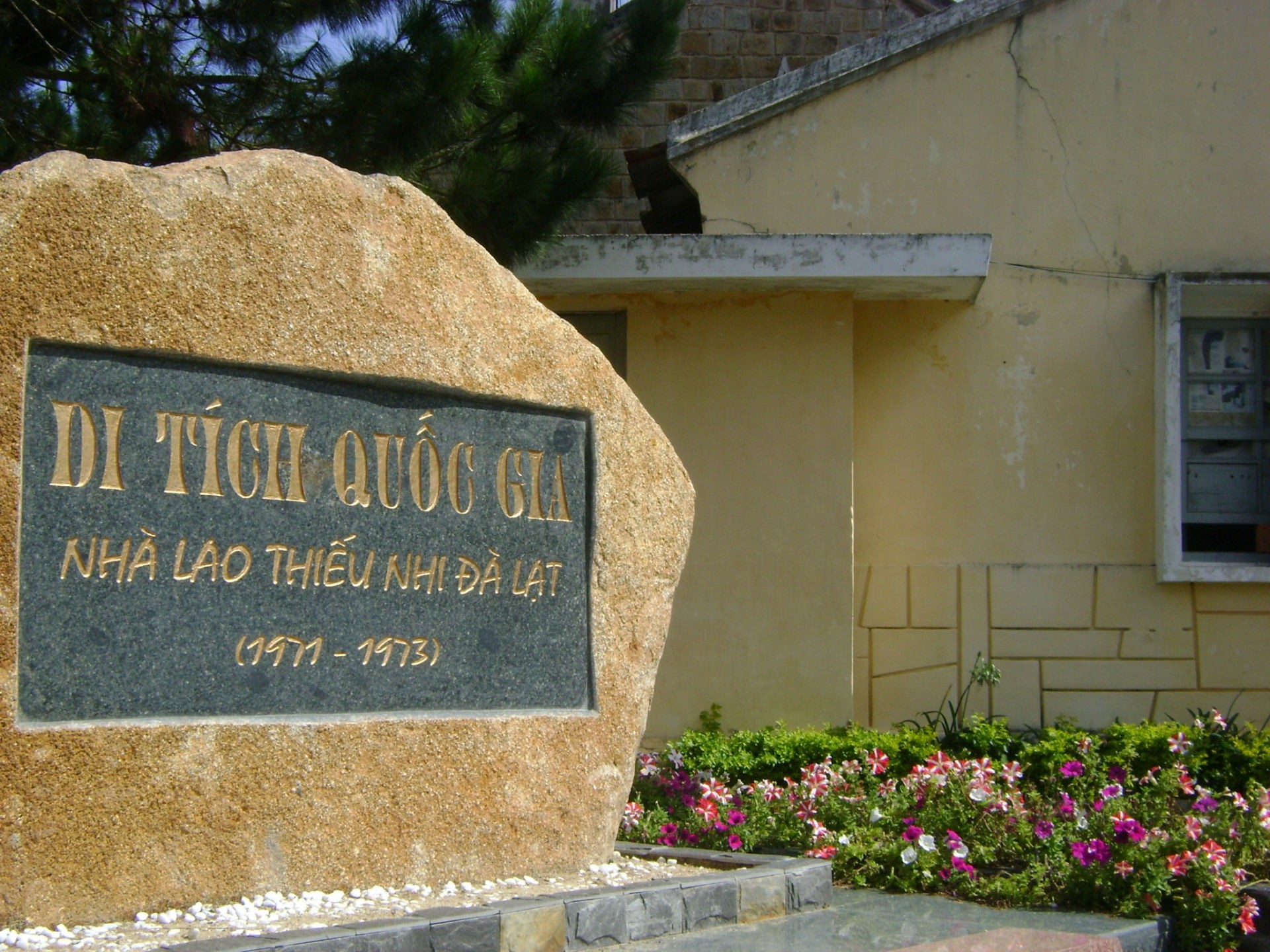 Hinh anh Dấu ấn lịch sử và hành trình đi qua những di sản bằng đá 4