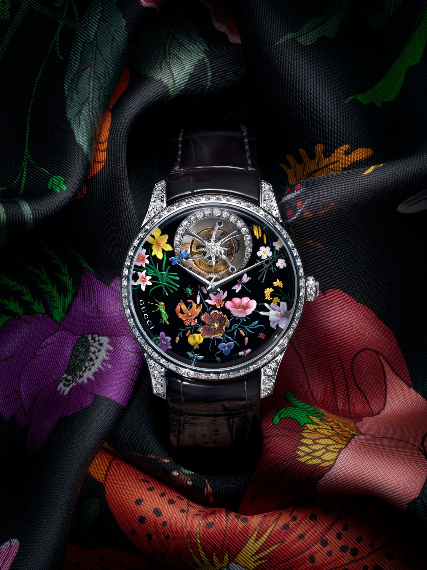 Hinh anh Di sản khăn lụa Gucci thành những tác phẩm High Watchmaking đầy nghệ thuật tại Watches & Wonders 2026 4