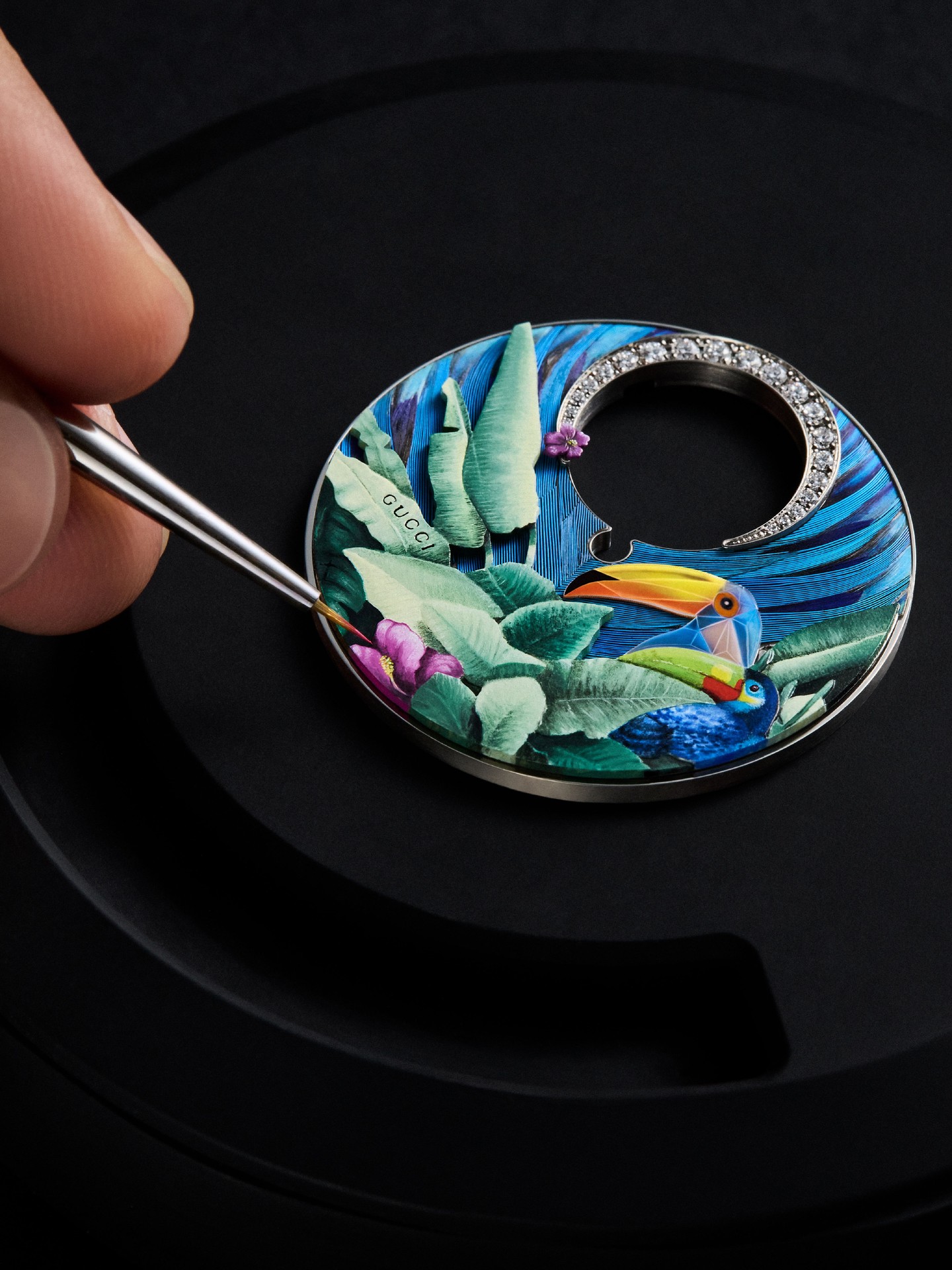 Hinh anh Di sản khăn lụa Gucci thành những tác phẩm High Watchmaking đầy nghệ thuật tại Watches & Wonders 2026 2