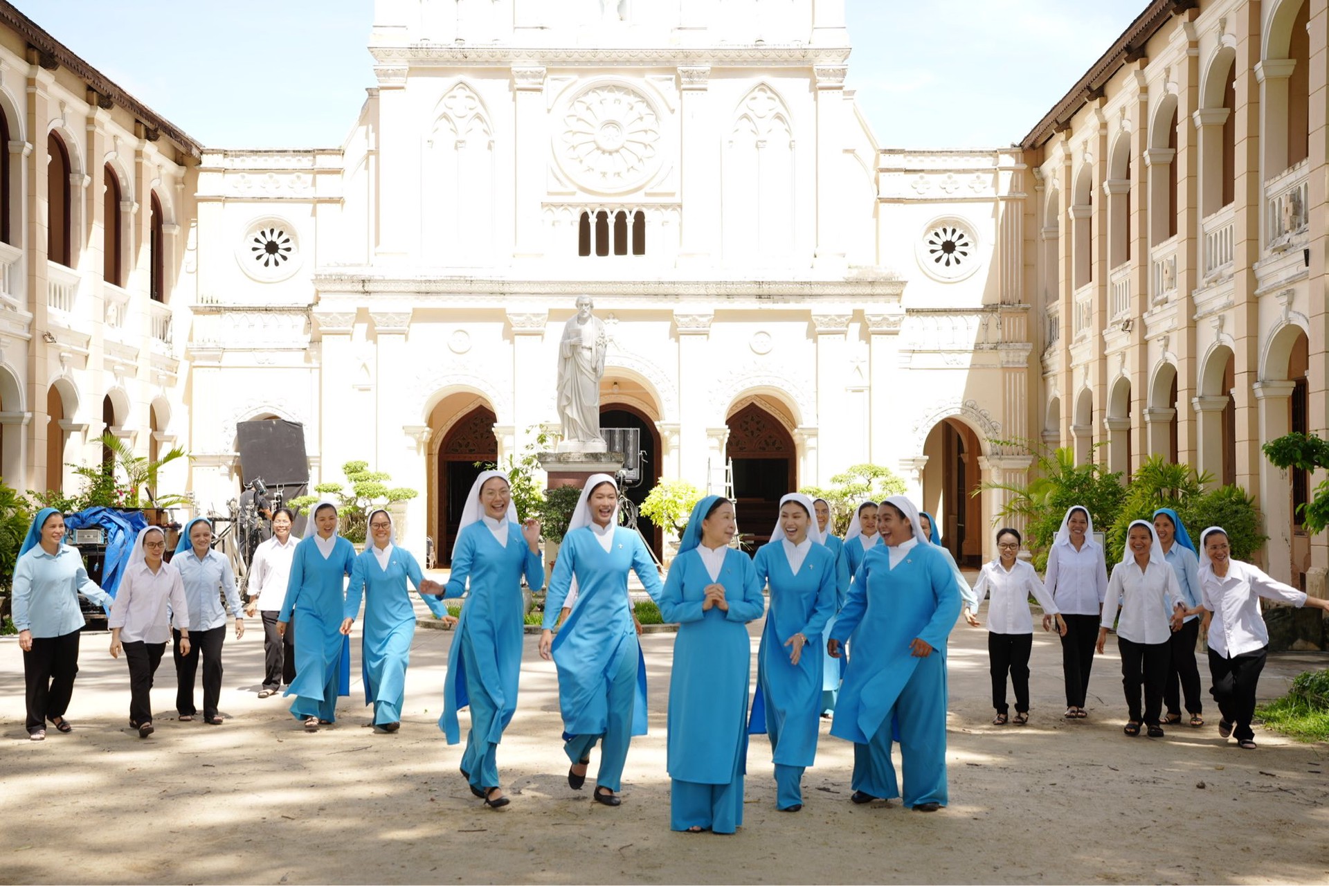 Hinh anh Cú bứt phá của phim lãng mạn Việt tại phòng vé 2