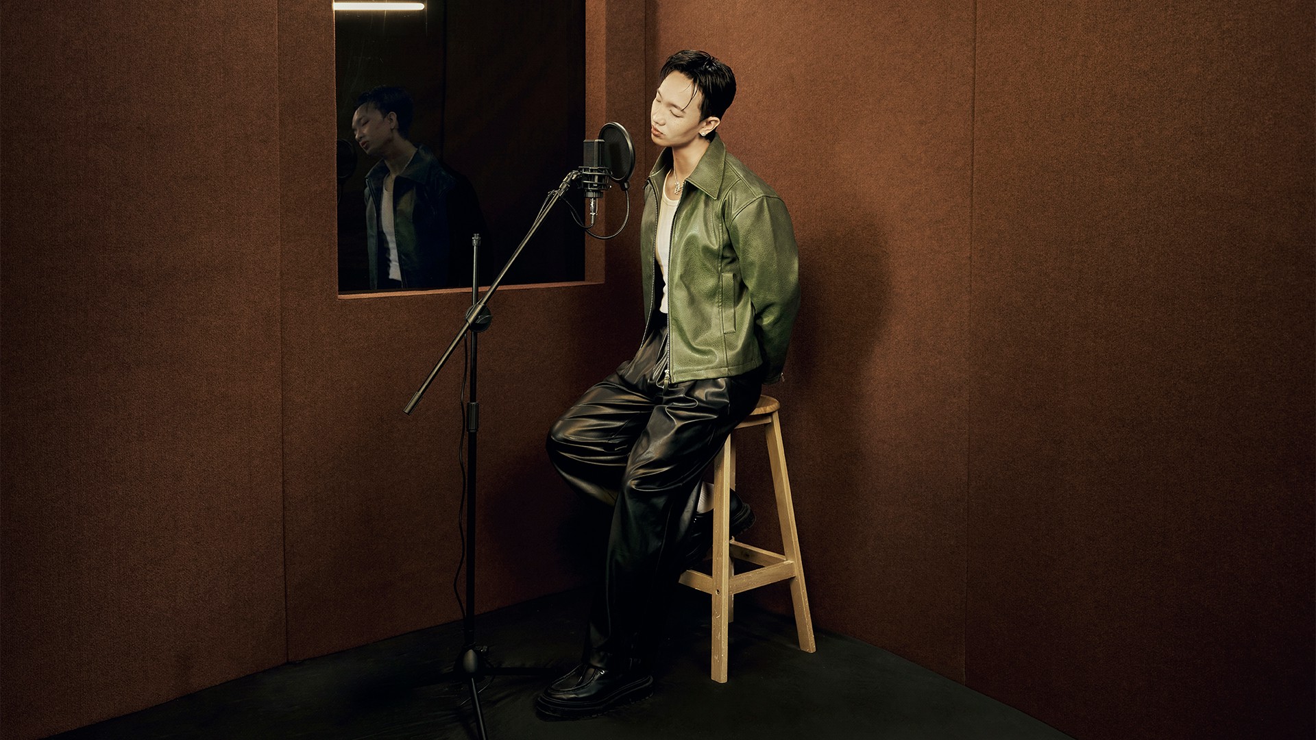 Hoàng Dũng: “Điều xa xỉ nhất là khi được là chính mình”.