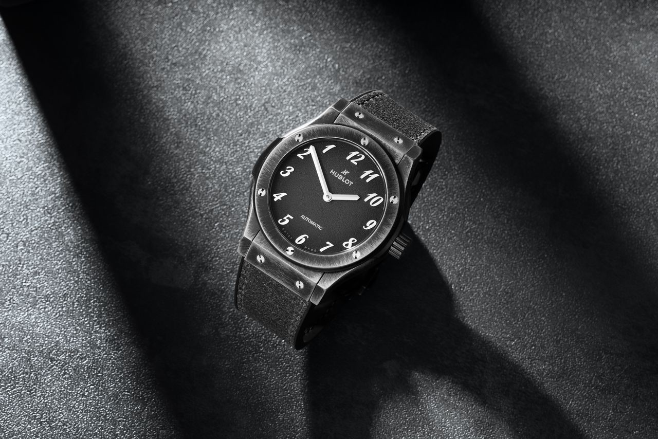 Hinh anh Hublot ra mắt Classic Fusion Titanium Retroverse phiên bản giới hạn hợp tác cùng The Hour Glass 1