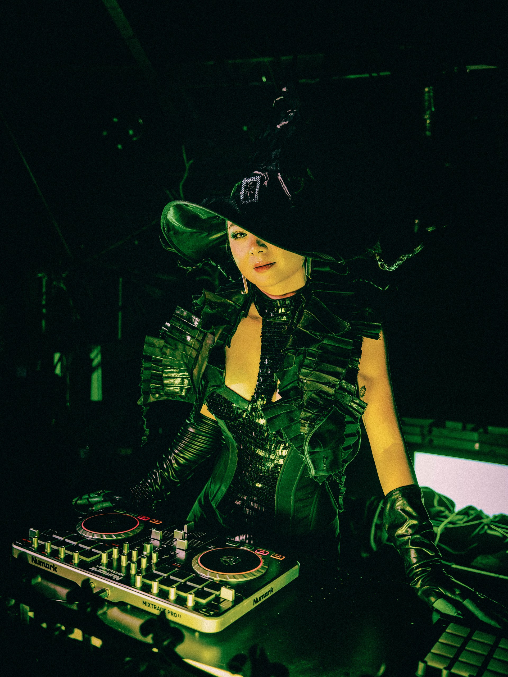 Hinh anh Green Light: "Sắc xanh" mê hoặc từ Quỳnh Anh Shyn 15