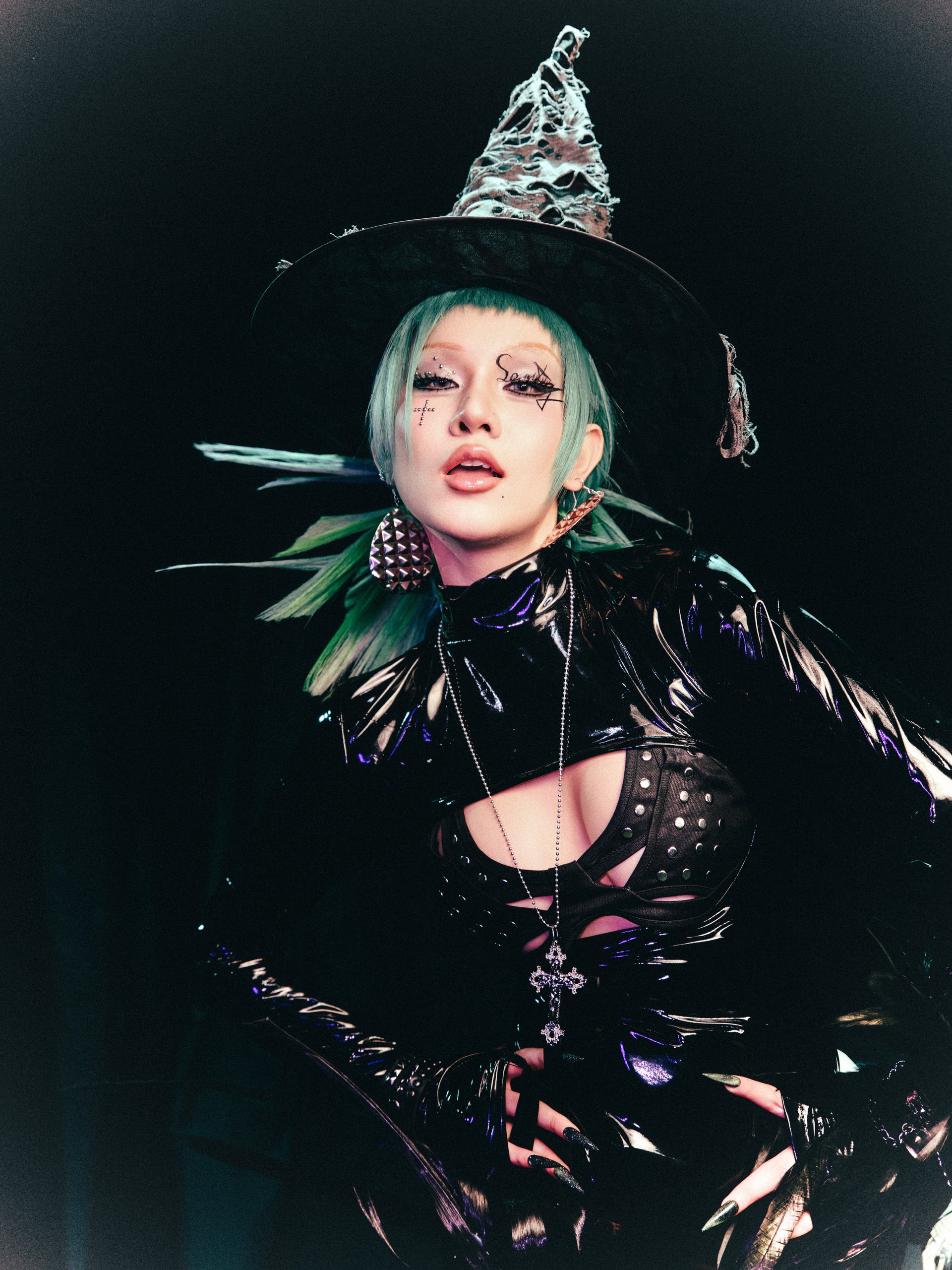 Hinh anh Green Light: "Sắc xanh" mê hoặc từ Quỳnh Anh Shyn 10