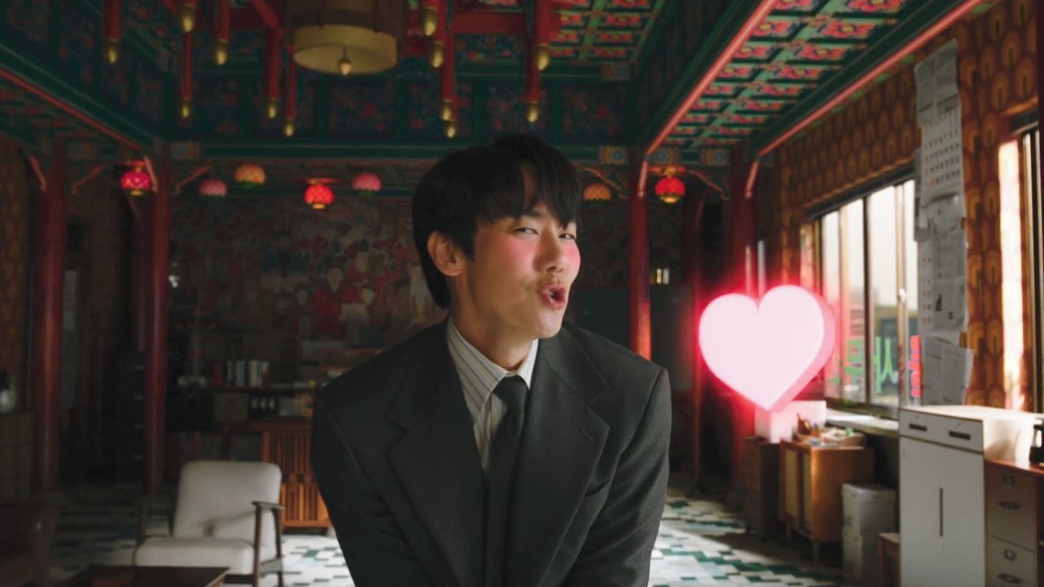 Hinh anh “Luật sư bóng ma”: Yoo Yeon Seok "lột xác" trong phiên tòa tâm linh 6