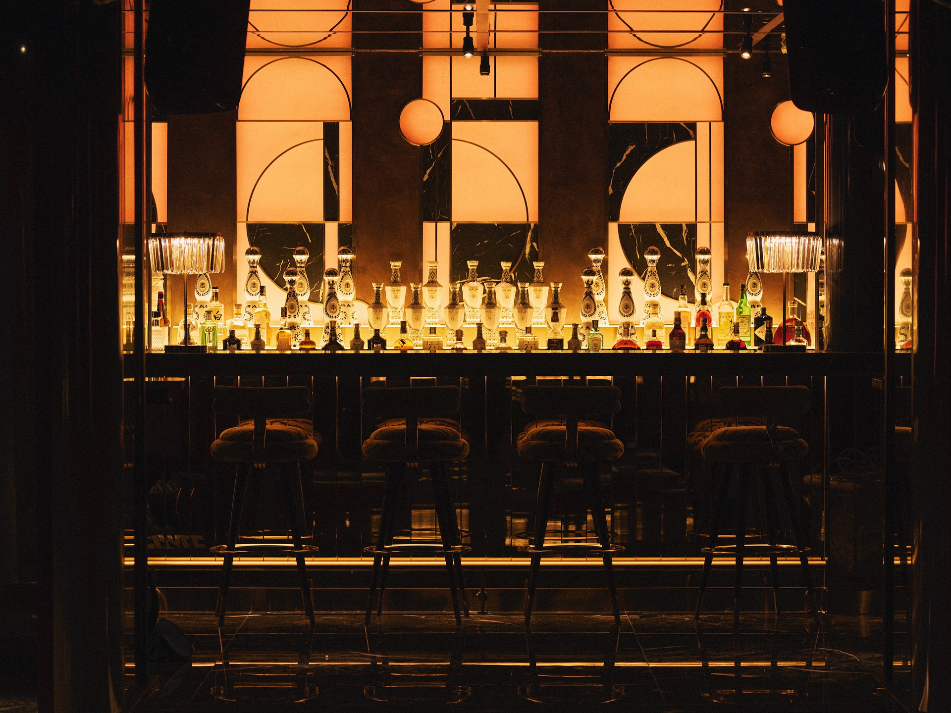 Hinh anh Sài Gòn 12 giờ phóng khoáng: đi qua tầng nấc ký ức cũ của phố thị 9