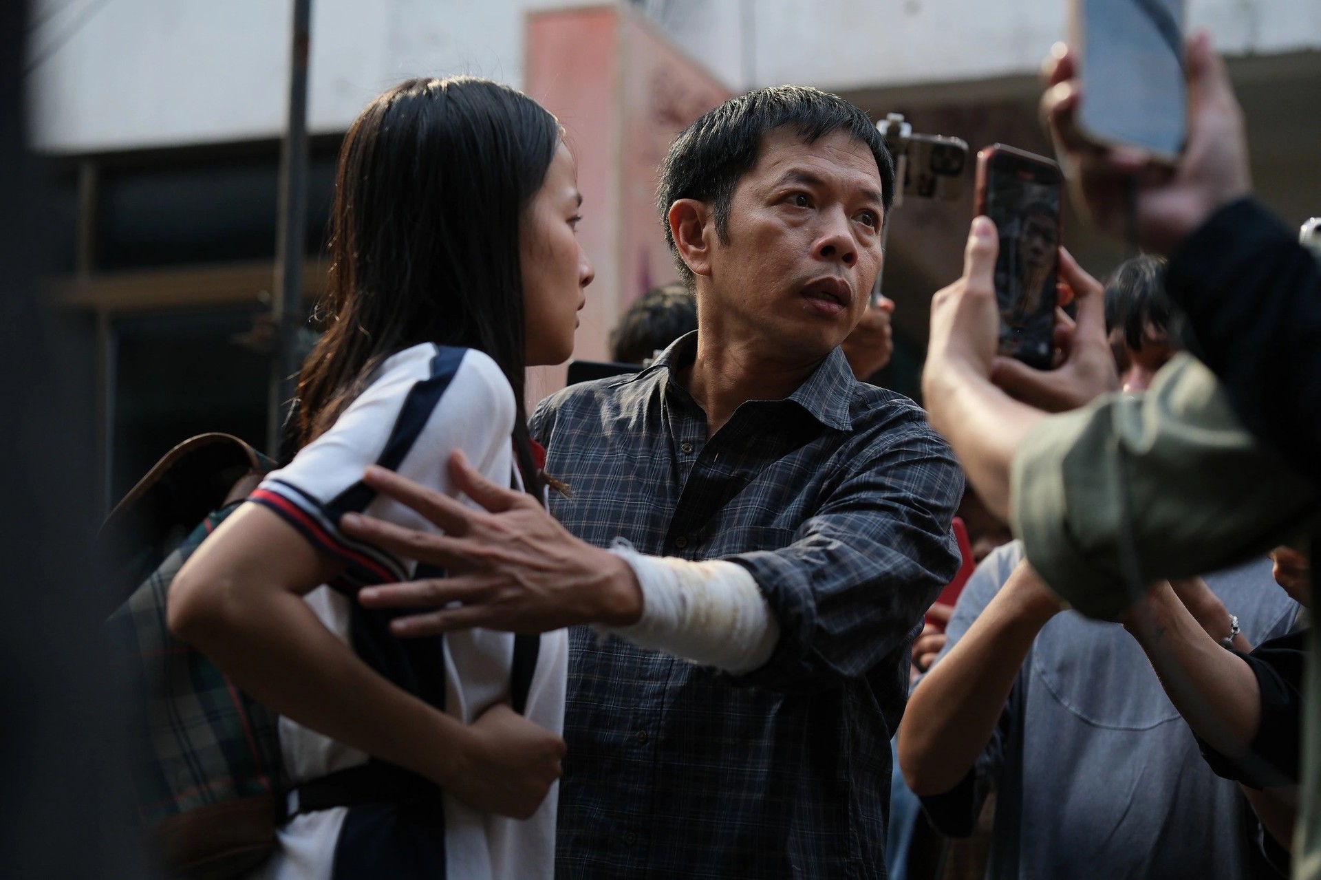 Hinh anh Không ít người định kiến và thực ra là nhiều trường hợp có thật cho thấy, đạo diễn làm truyền hình quá lâu năm khi chuyển sang điện ảnh, chất truyền hình vẫn còn trong phim. Từ trải nghiệm cá nhân, chị nghĩ sao về điều này? 3