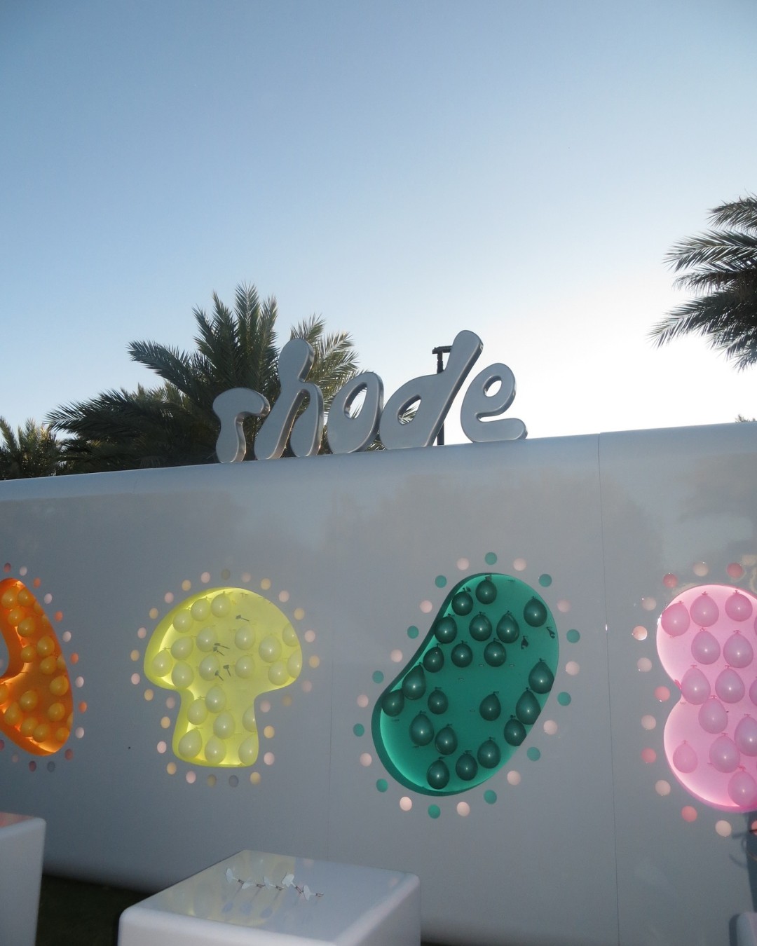 Hinh anh Rhode World và sức hút của nhà Bieber tại Coachella 2026 2