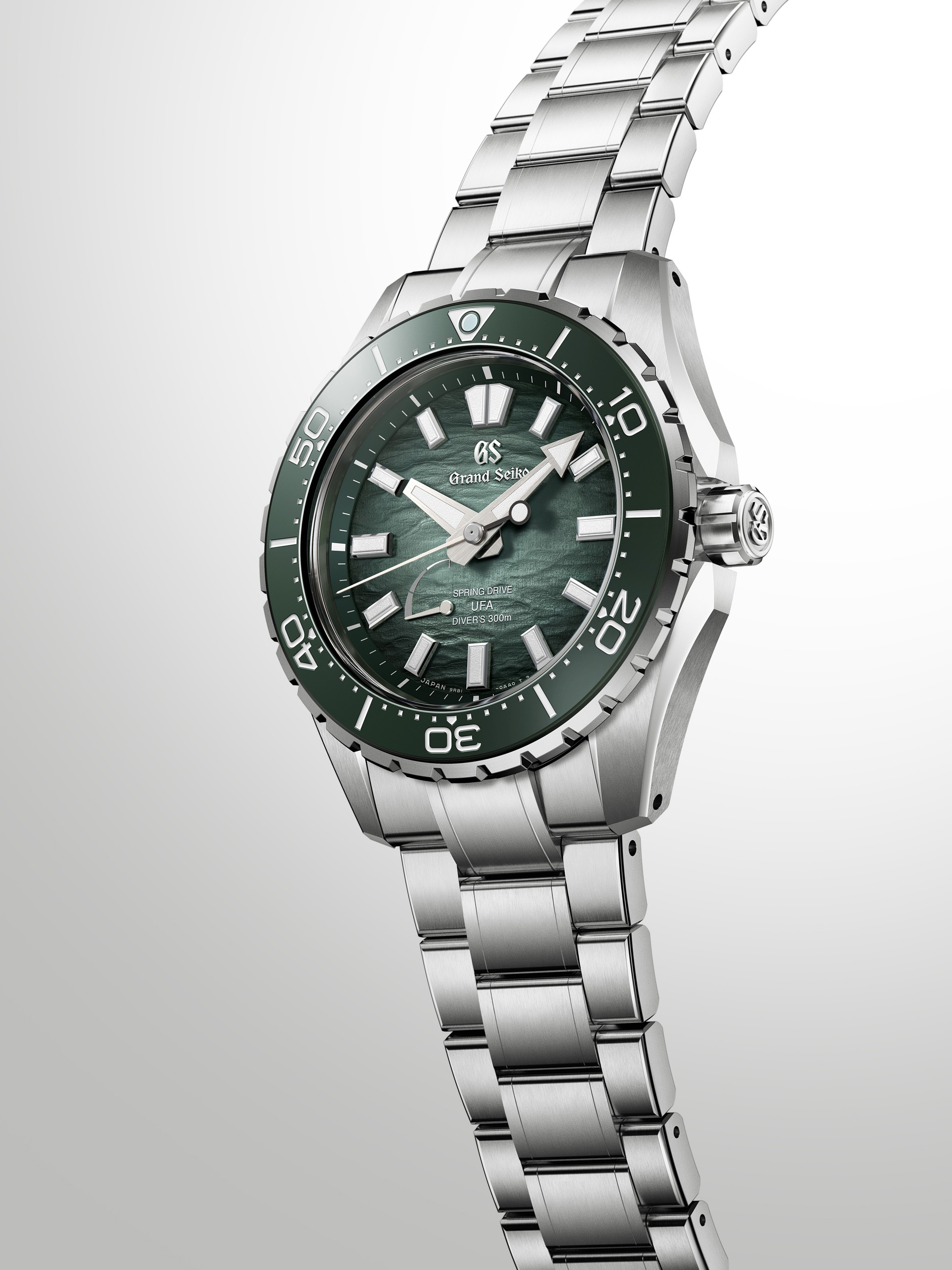 Hinh anh Giải mã sức hút từ Spring Drive U.F.A. Ushio 300 Diver - Tuyệt tác đồng hồ lặn nhỏ gọn nhất của Grand Seiko 2
