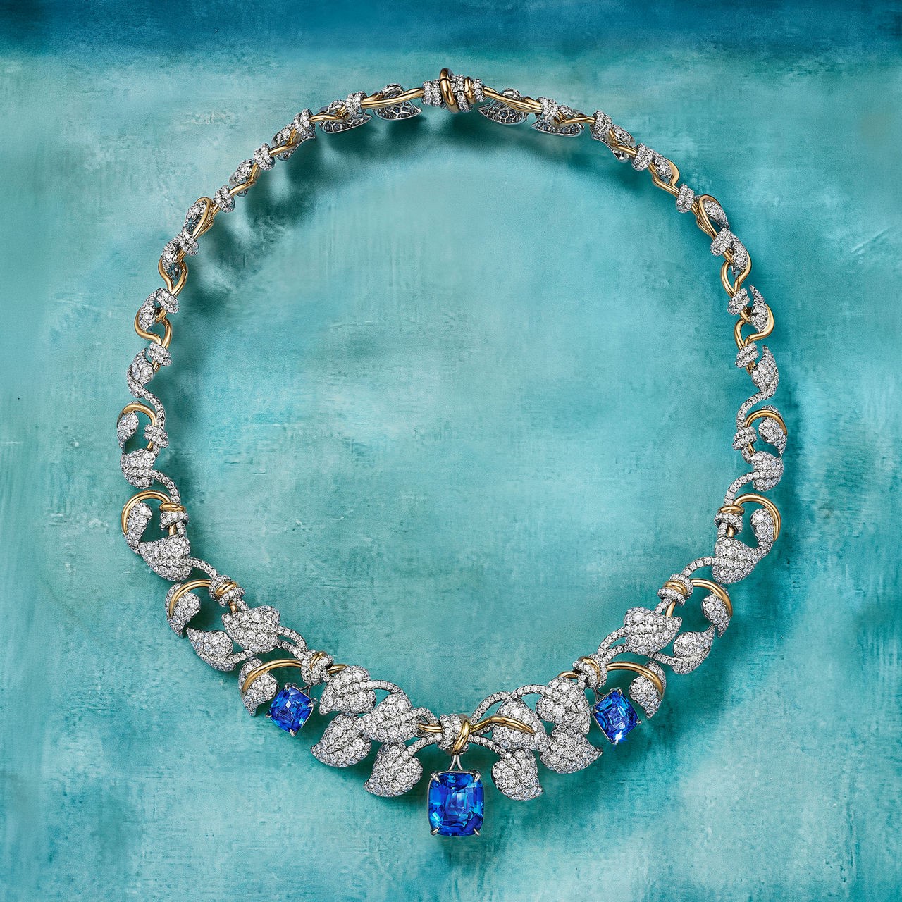 Hinh anh Blue Book 2026 - Chương Xuân: Bản tình ca trong khu vườn cổ tích 8