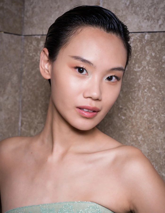 Hinh anh Chào Hè với 6 xu hướng trang điểm đậm tính nghệ thuật 14