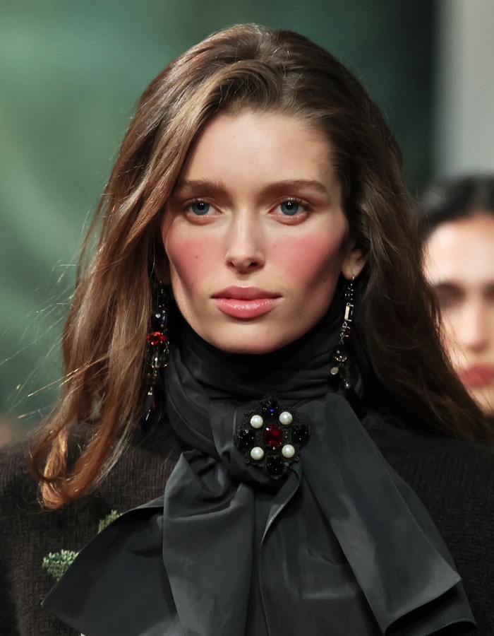 Hinh anh Chào Hè với 6 xu hướng trang điểm đậm tính nghệ thuật 5