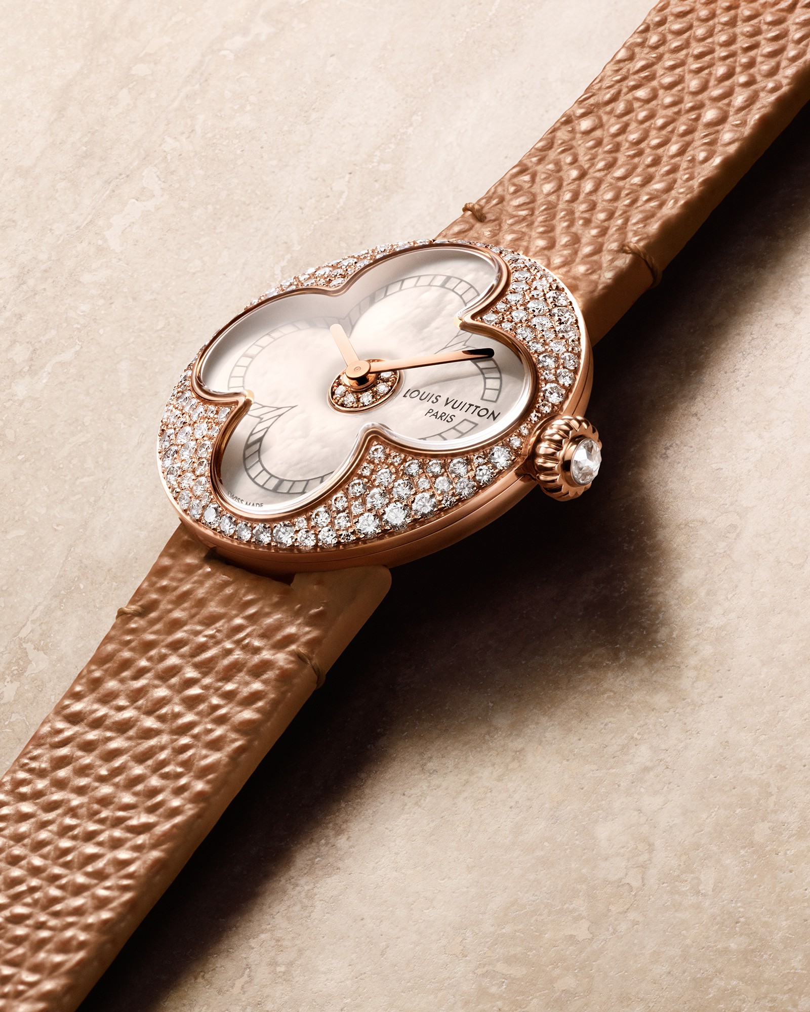 Hinh anh Louis Vuitton để Monogram Flower ‘chạy cùng thời gian’ trong Color Blossom Watch 6