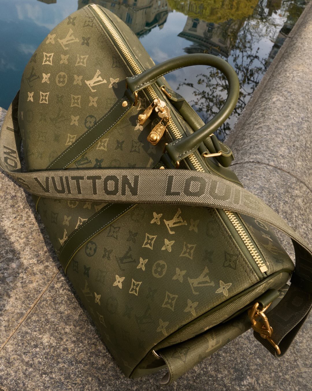 Hinh anh Tyshawn Jones bước vào ‘nhịp sống New York’ của Louis Vuitton 9
