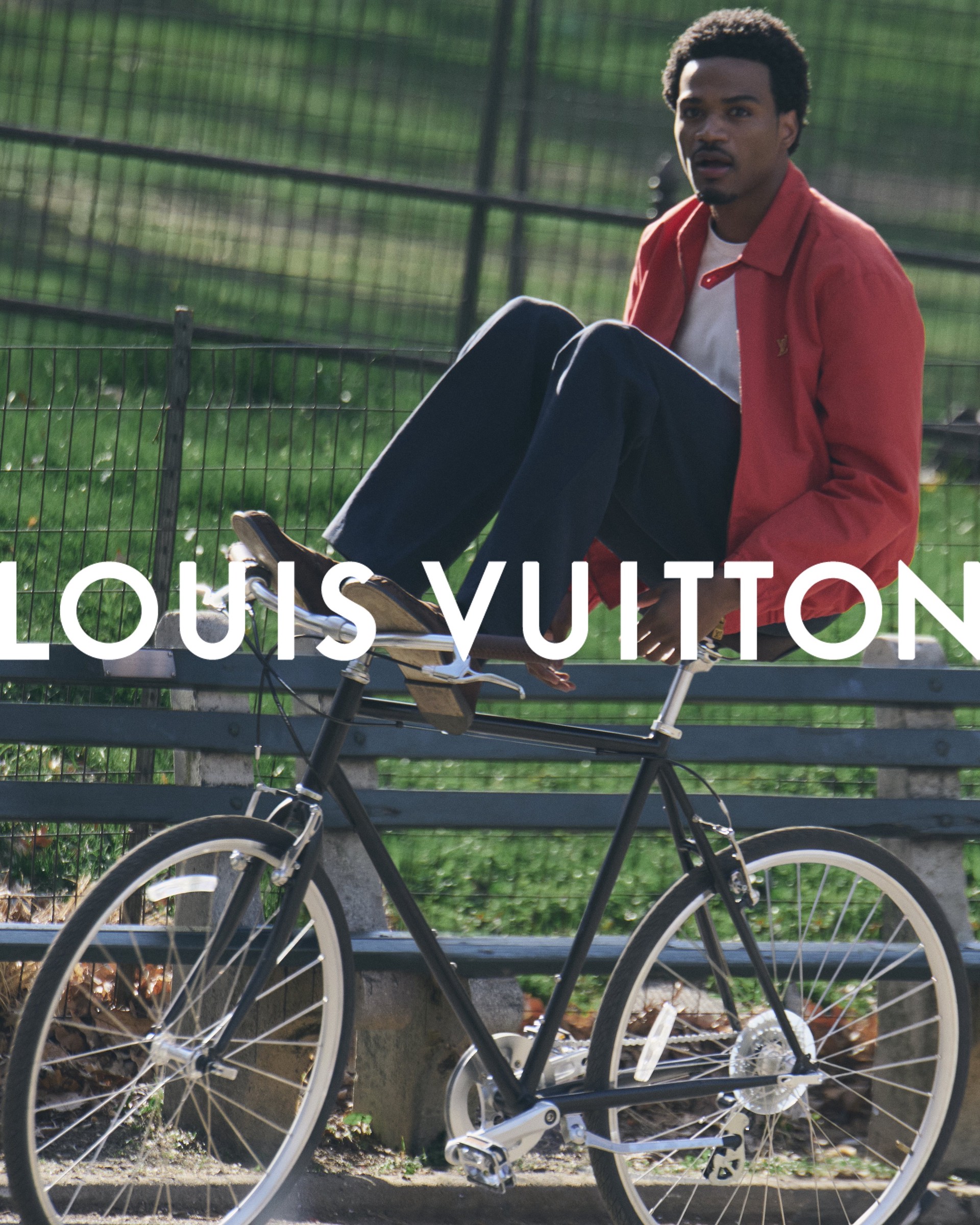 Hinh anh Tyshawn Jones bước vào ‘nhịp sống New York’ của Louis Vuitton 1