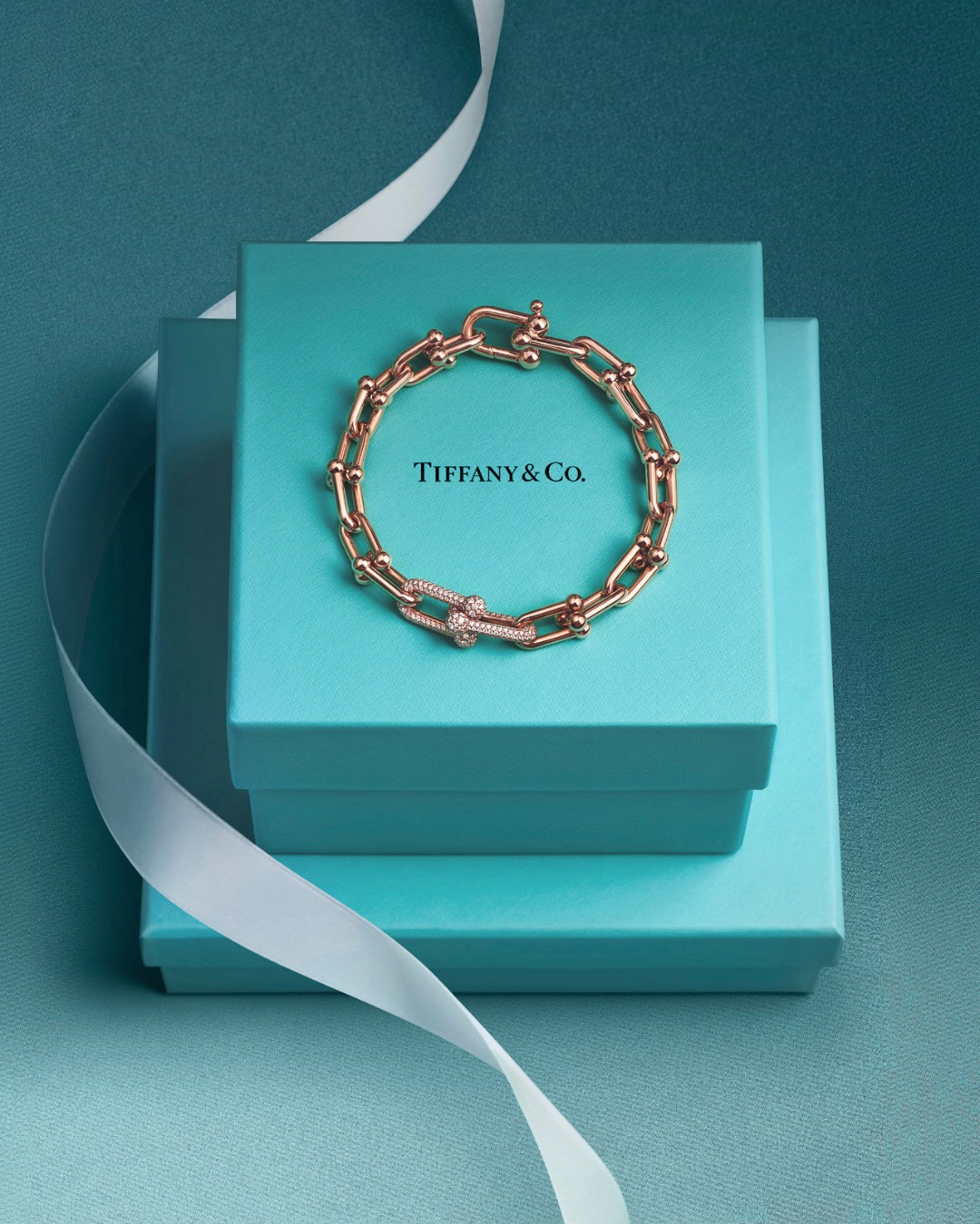 Hinh anh Tiffany & Co. tri ân tình mẫu tử qua chiến dịch Ngày của Mẹ 3