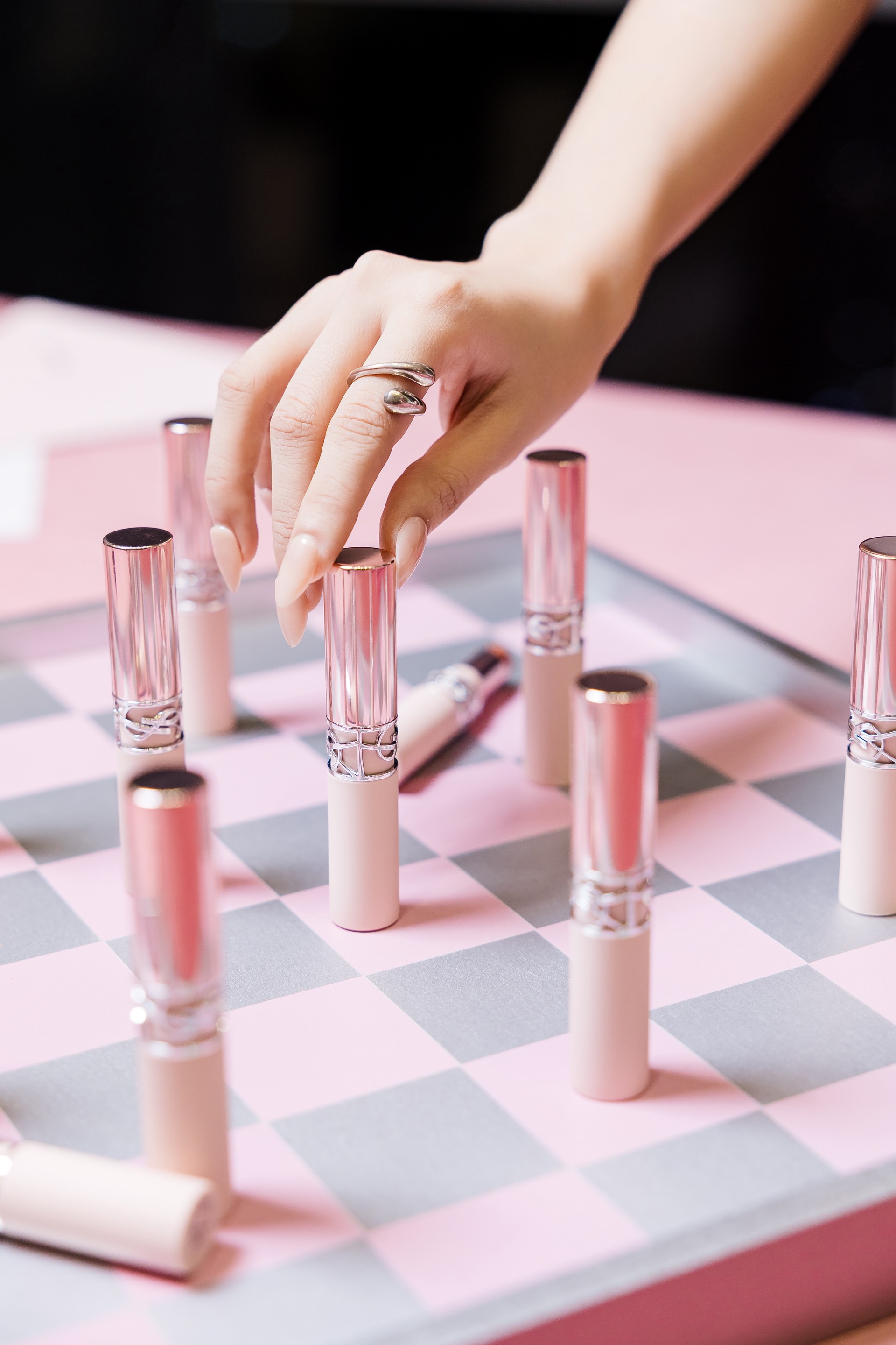 Hinh anh YSL Beauty mở ra chương mới cùng son voan mịn mờ YSL LOVENUDE 5