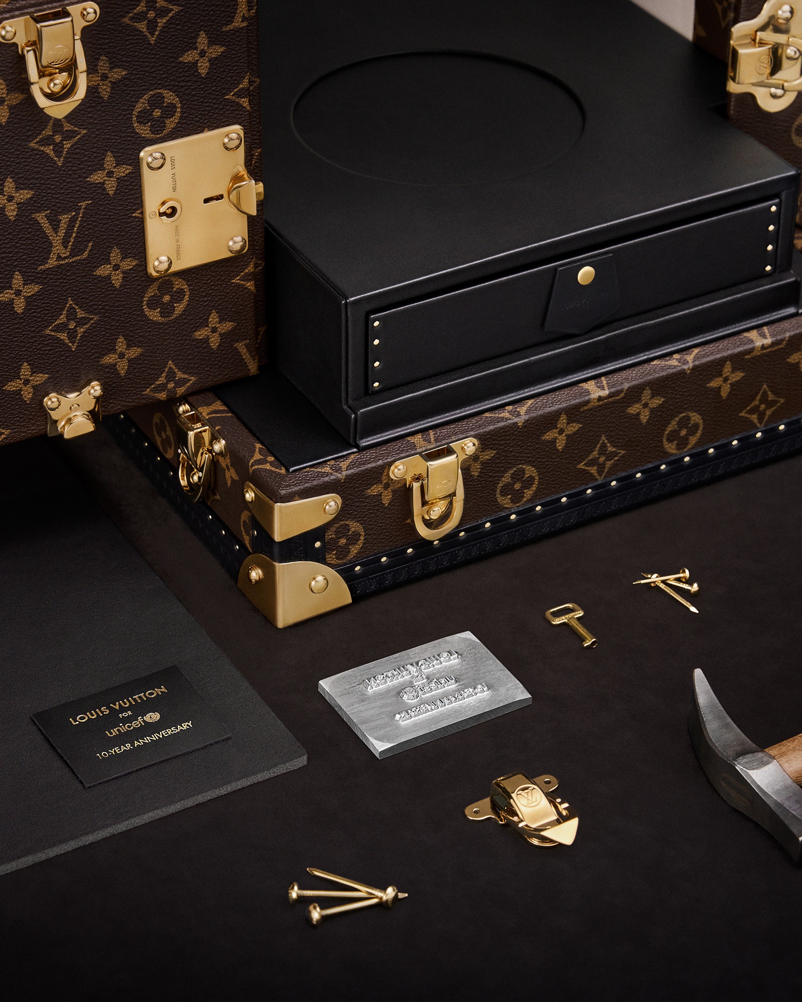 Hinh anh Louis Vuitton x UNICEF: Những tạo tác xa xỉ trở thành nhịp cầu cho trẻ em toàn cầu 10