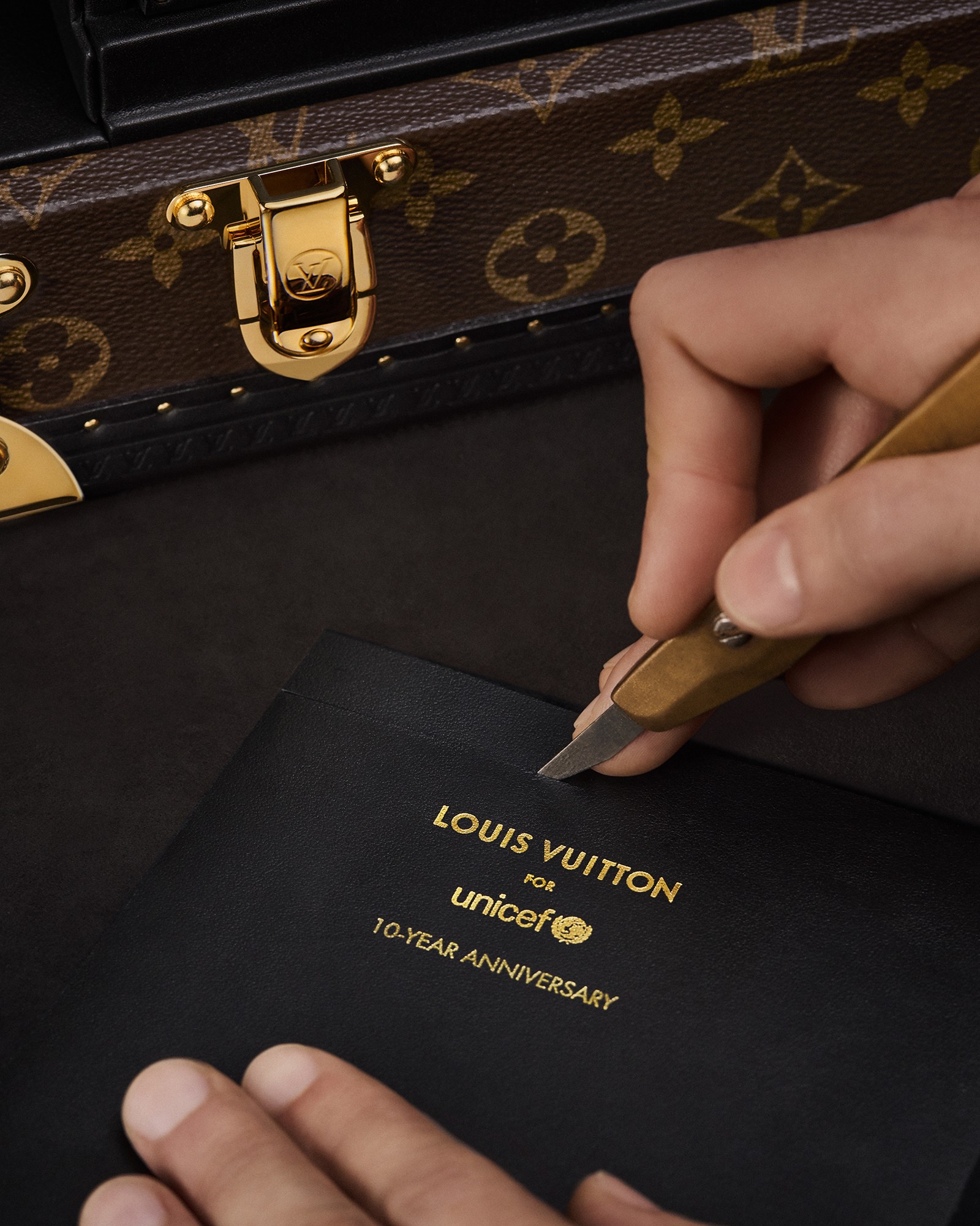 Hinh anh Louis Vuitton x UNICEF: Những tạo tác xa xỉ trở thành nhịp cầu cho trẻ em toàn cầu 6