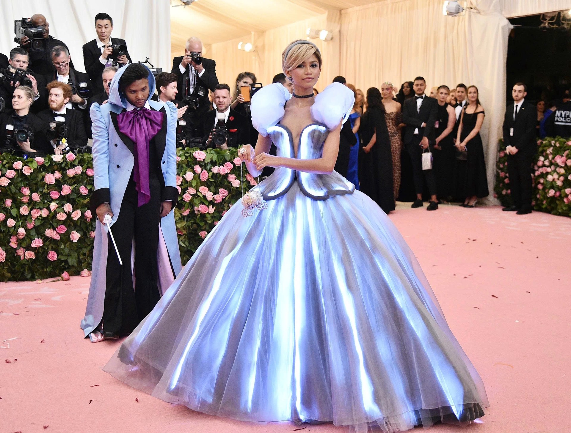 Hinh anh Met Gala 2026: Khi thời trang được đặt lên bàn cân cùng nghệ thuật đích thực  16