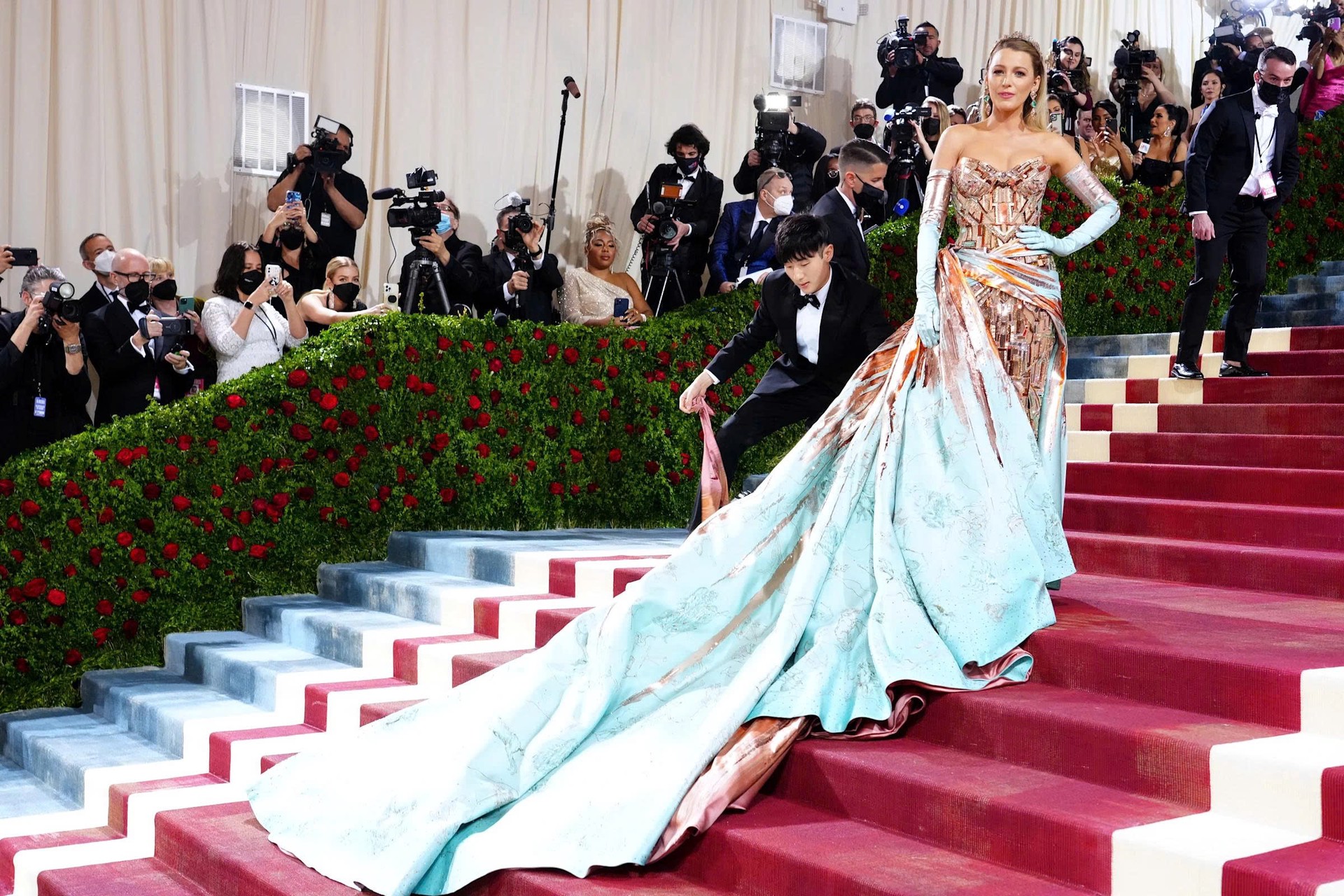 Hinh anh Met Gala 2026: Khi thời trang được đặt lên bàn cân cùng nghệ thuật đích thực  17