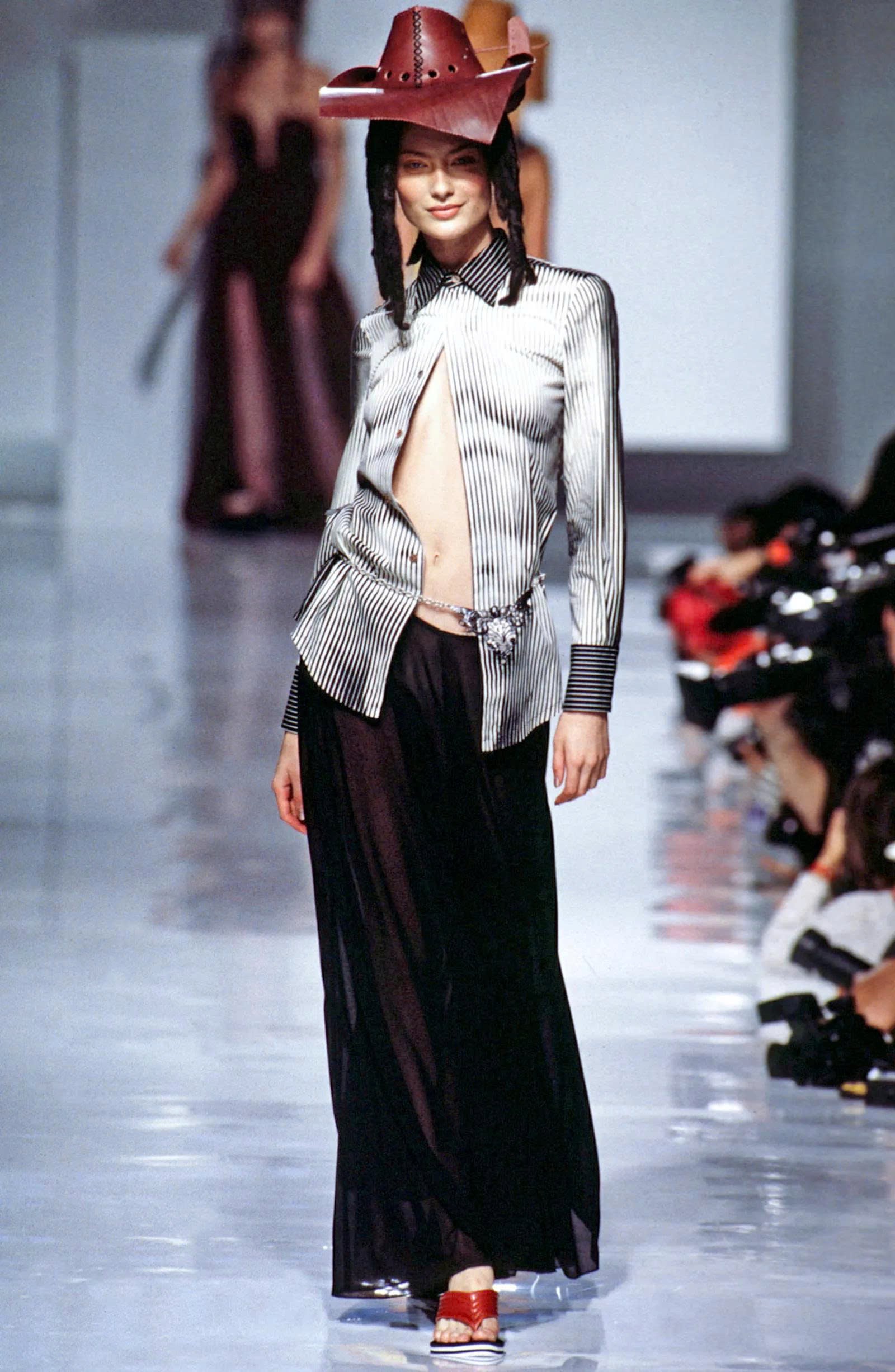 Hinh anh Met Gala 2026: Khi thời trang được đặt lên bàn cân cùng nghệ thuật đích thực  7