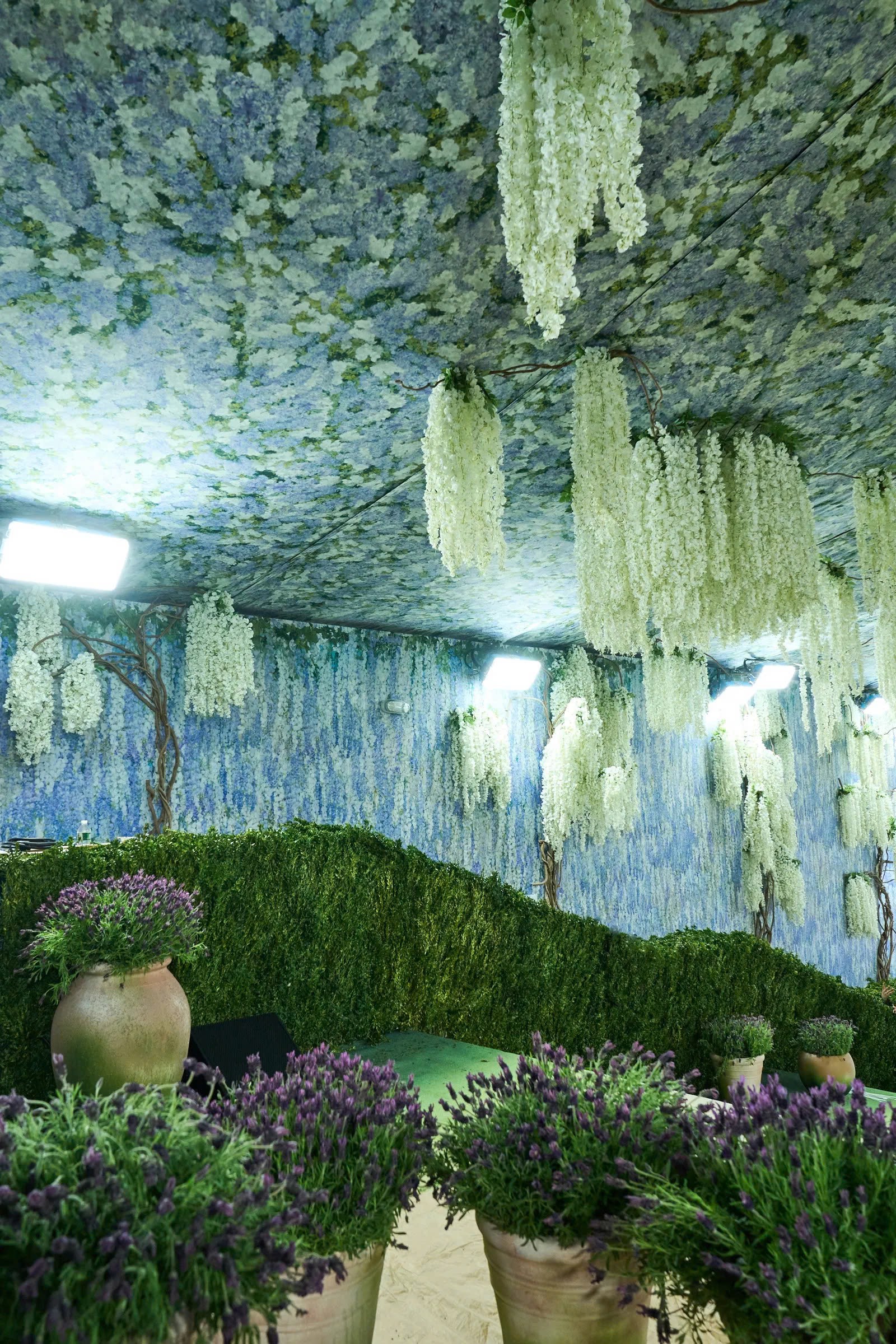 Hinh anh Thảm Met Gala 2026 "không còn đỏ": Lối đi "vườn đá" và bản giao hưởng của những tác phẩm nghệ thuật sống 2