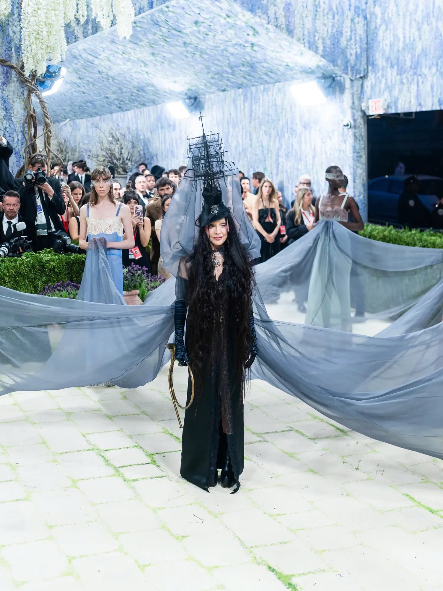 Hinh anh Đâu là “tác phẩm nghệ thuật sống” chiếm trọn tâm điểm Met Gala năm nay? 1