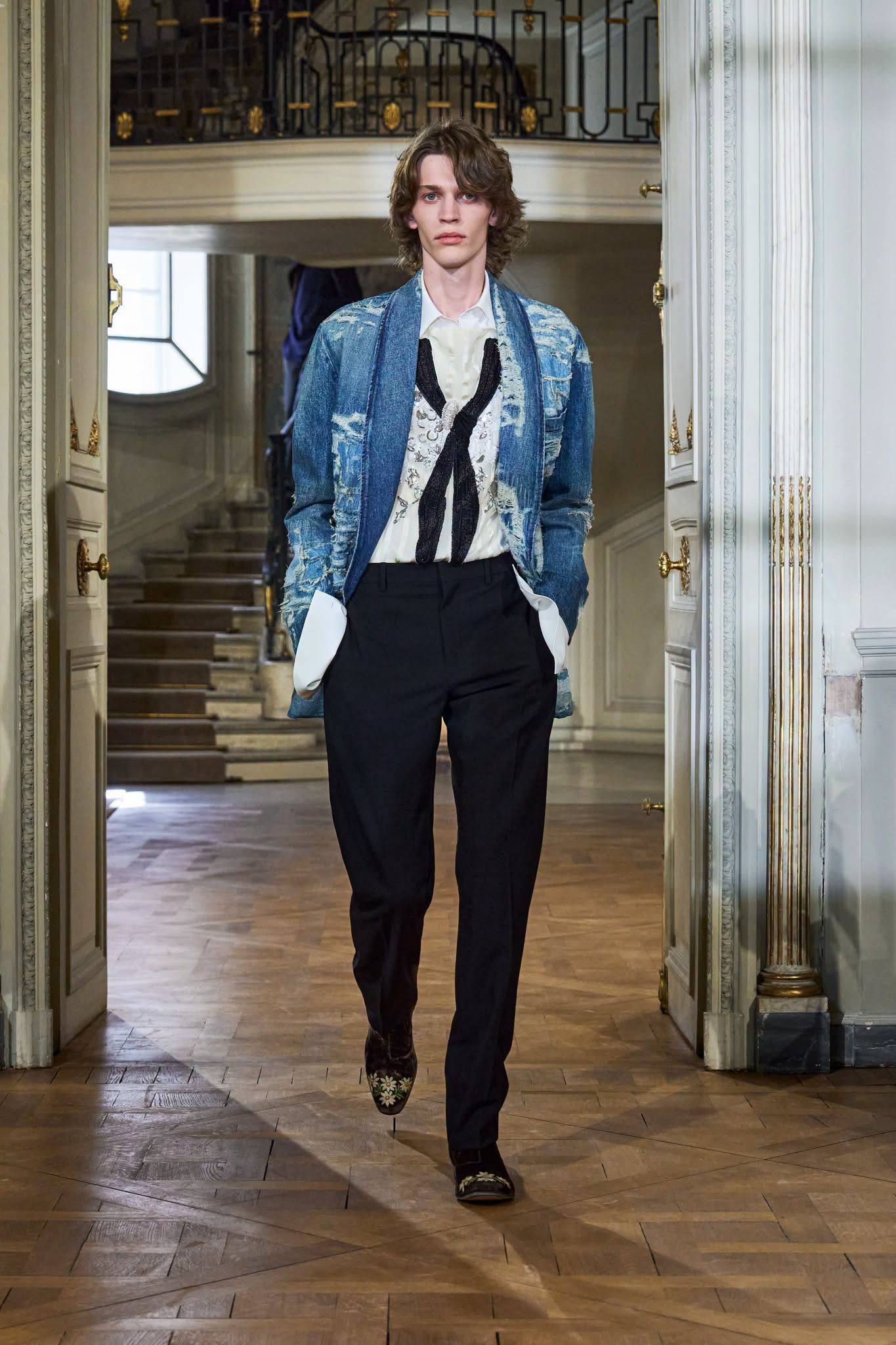 Hinh anh Dior Men's Spring/Summer 2027: Cuộc nổi loạn trong khuôn phép của những quý ông thế hệ mới   29