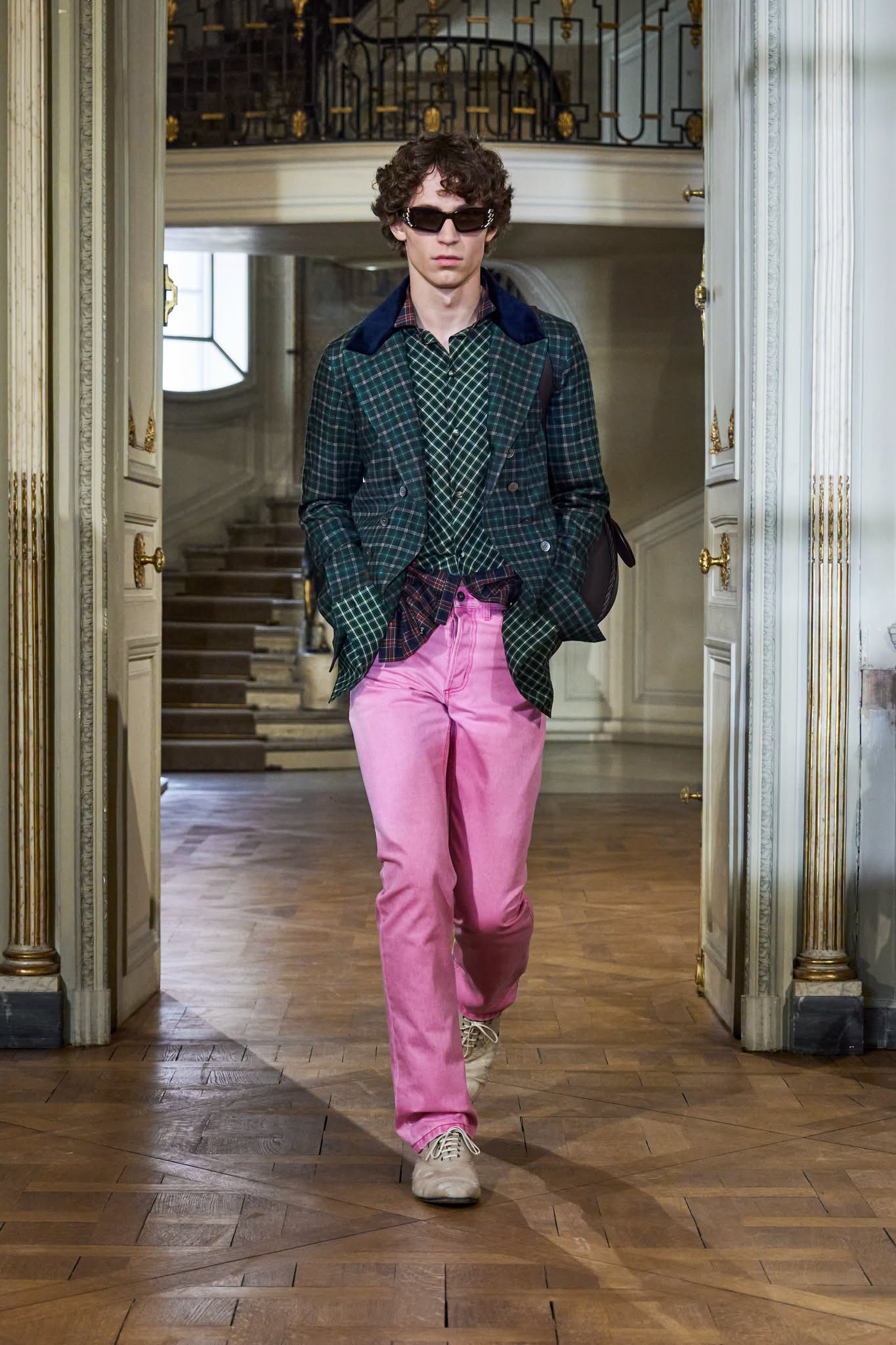 Hinh anh Dior Men's Spring/Summer 2027: Cuộc nổi loạn trong khuôn phép của những quý ông thế hệ mới   40