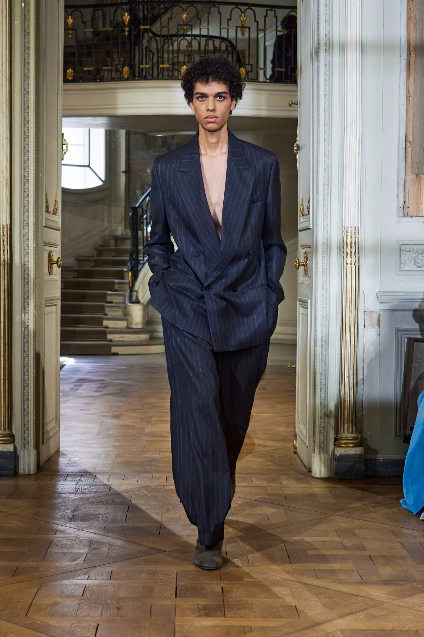 Hinh anh Dior Men's Spring/Summer 2027: Cuộc nổi loạn trong khuôn phép của những quý ông thế hệ mới   12