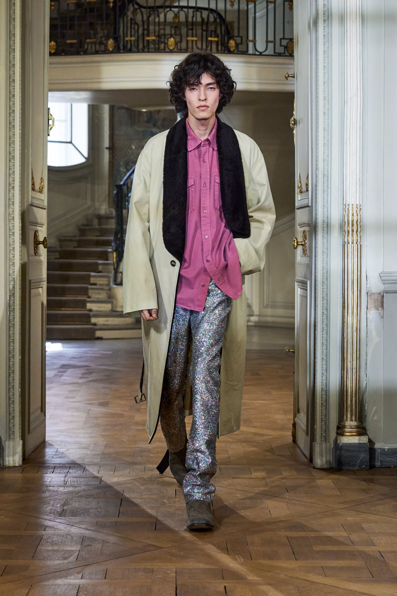 Hinh anh Dior Men's Spring/Summer 2027: Cuộc nổi loạn trong khuôn phép của những quý ông thế hệ mới   13