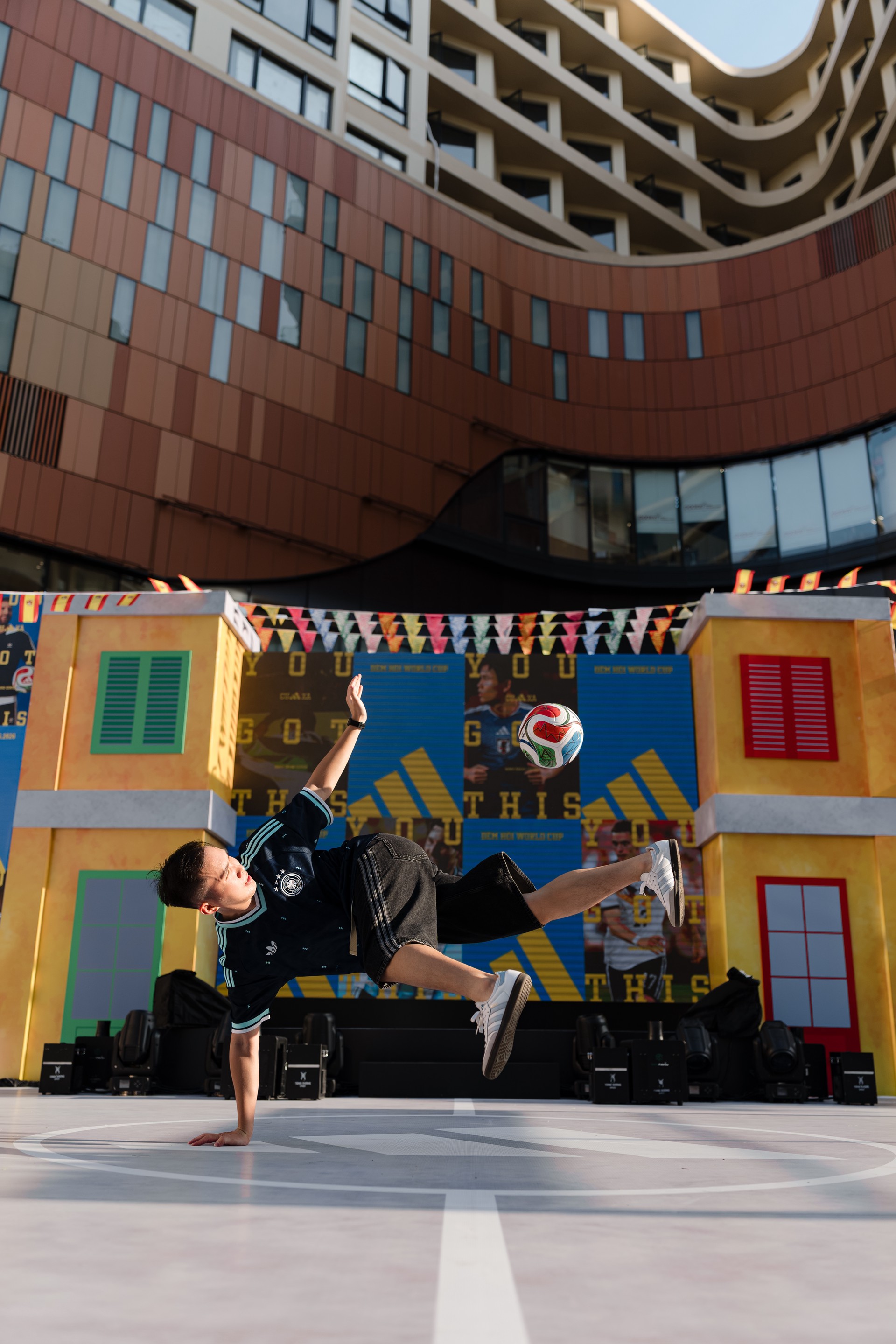 Hinh anh "Cư Xá adidas": Đưa tinh thần World Cup đến gần hơn với giới trẻ Việt 2