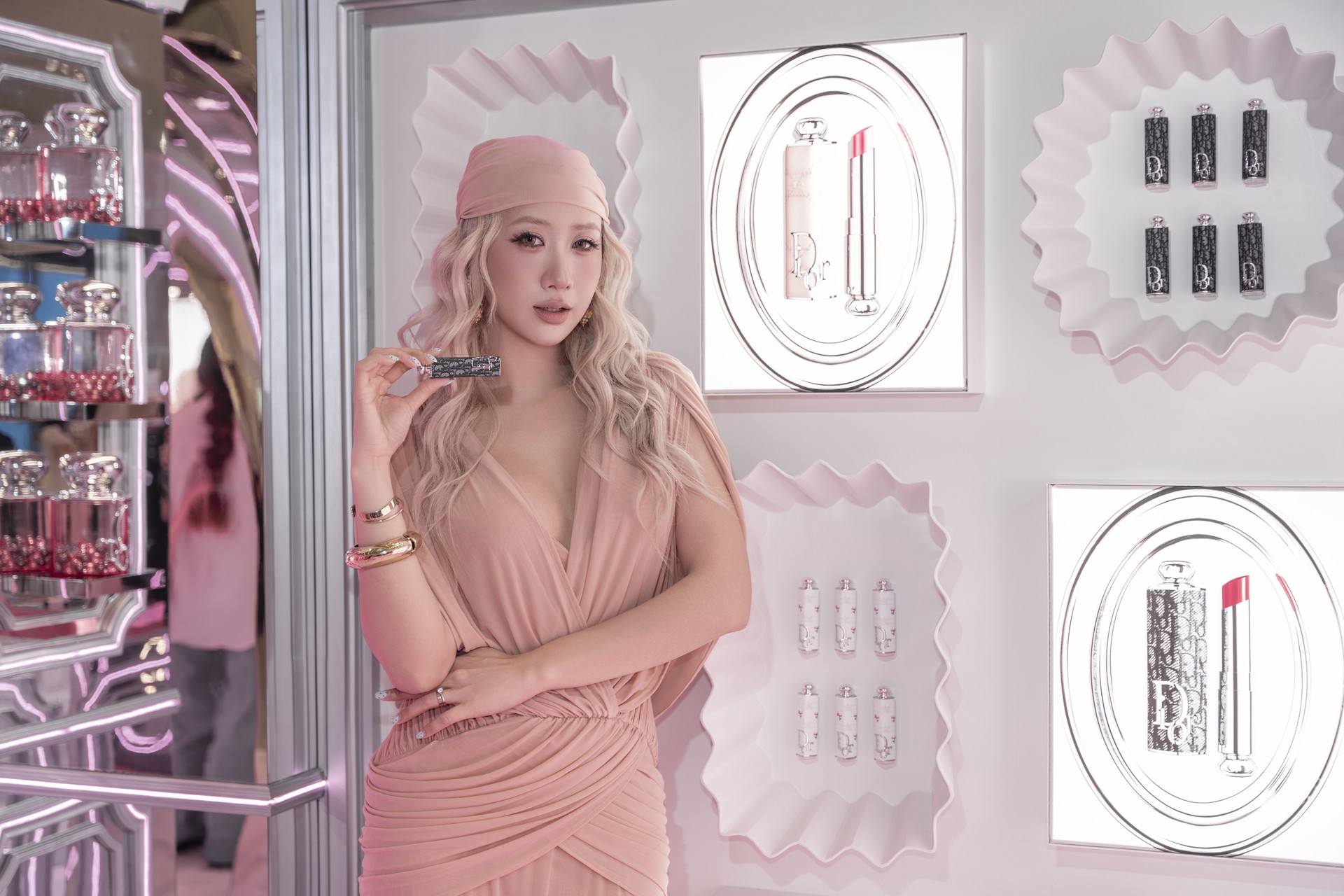 Hinh anh Dior Addict Glass Lipstick: Viên ngọc mới của dòng son Addict 5