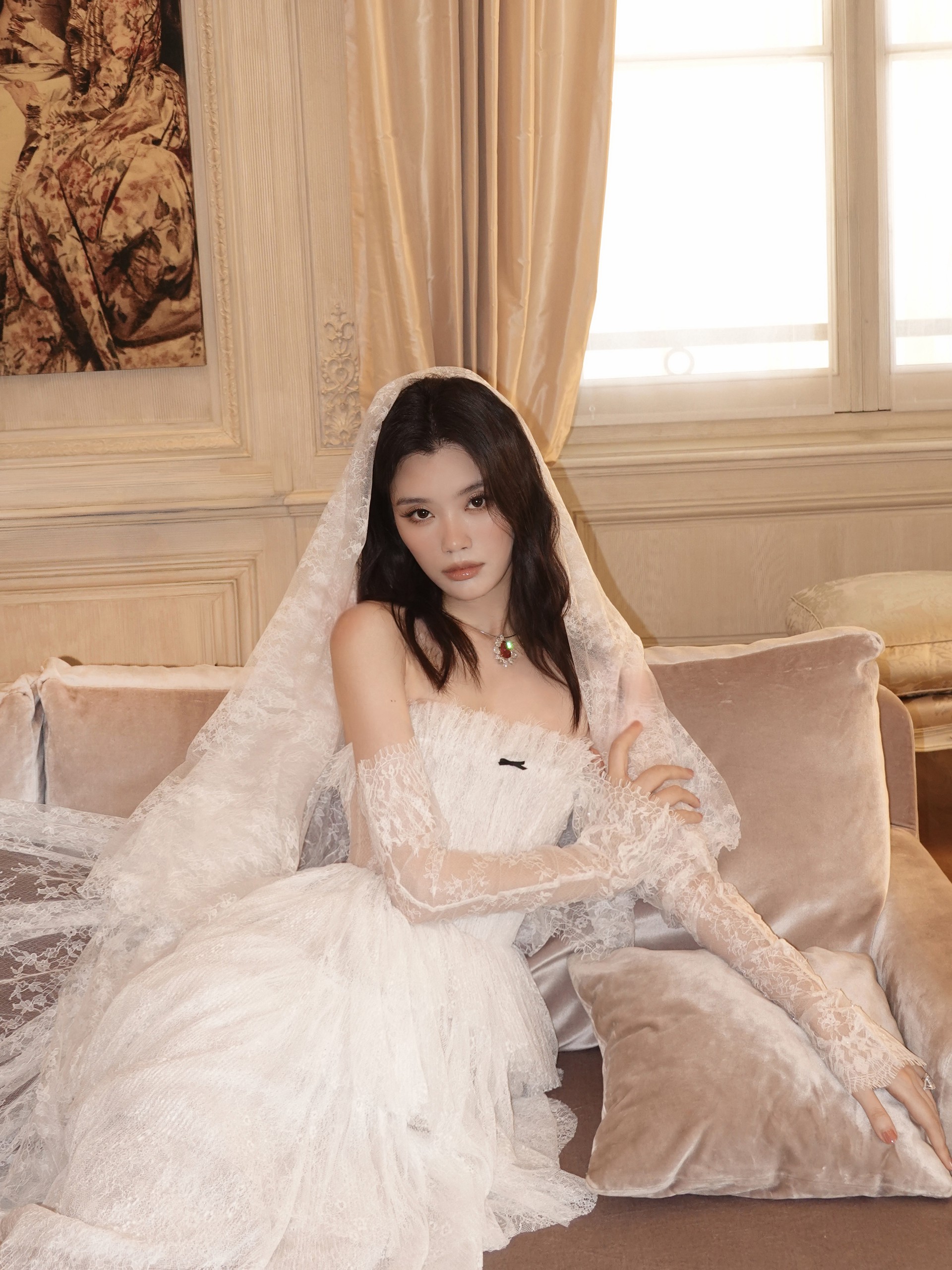 Hinh anh Từ Hề Mộng Dao đến Dua Lipa: 4 bộ váy cưới định hình xu hướng bridal 2026 1