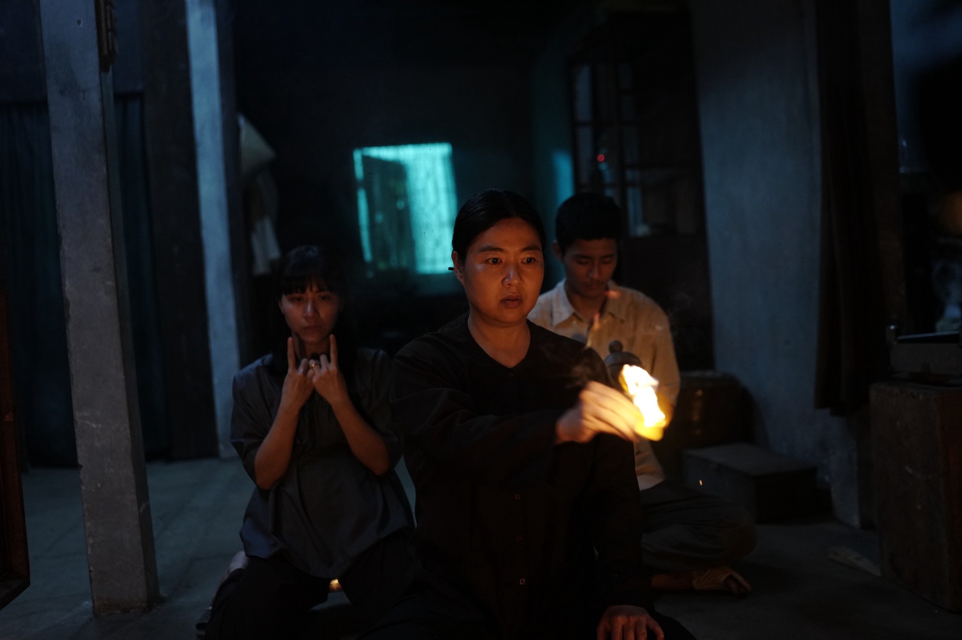Hinh anh Cuộc đấu “Ma xó” - “Lầu chú Hoả”: 2 hướng đi táo bạo của phim kinh dị Việt 2